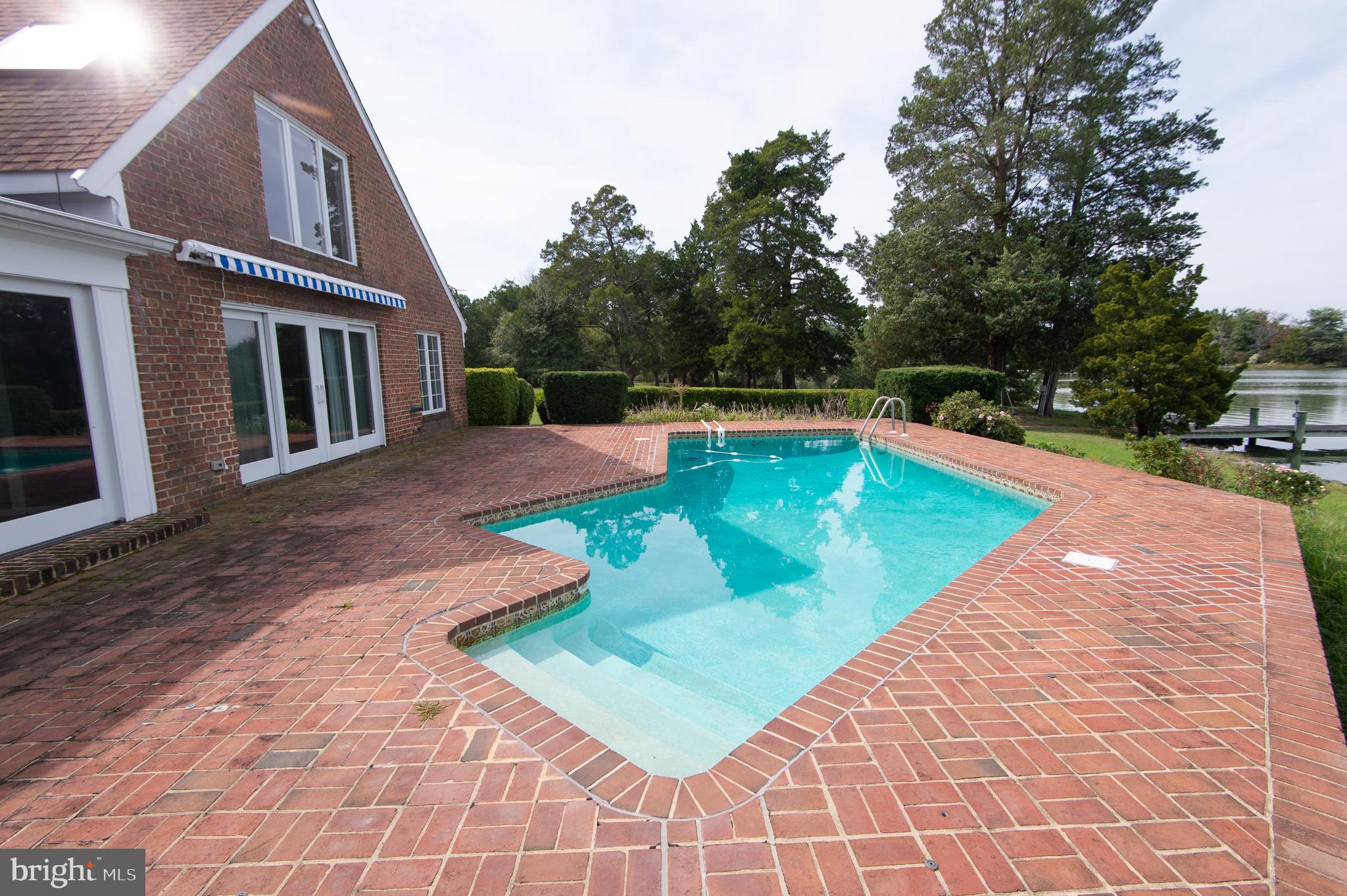 ROYAL OAK - Residential