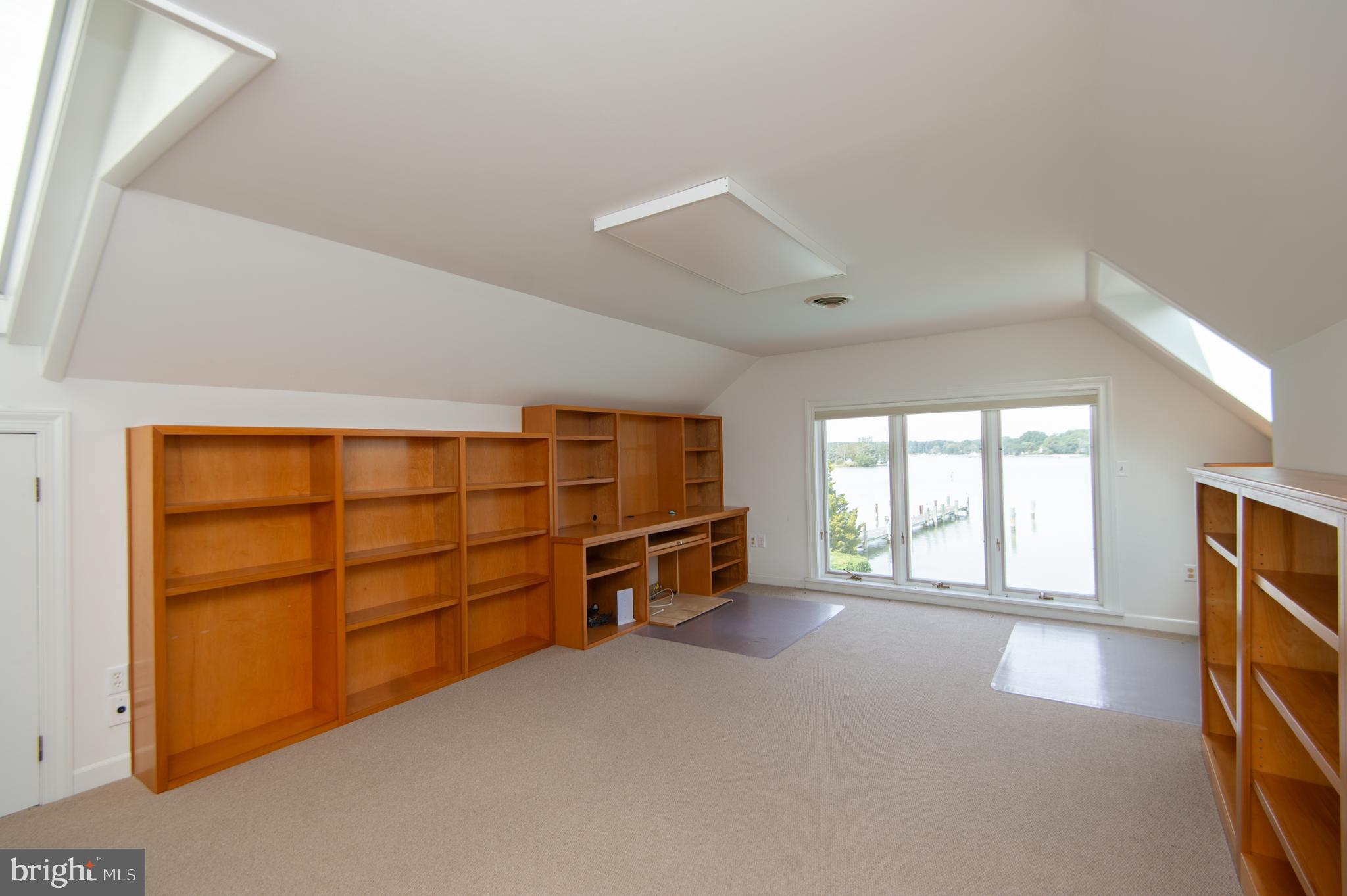 ROYAL OAK - Residential