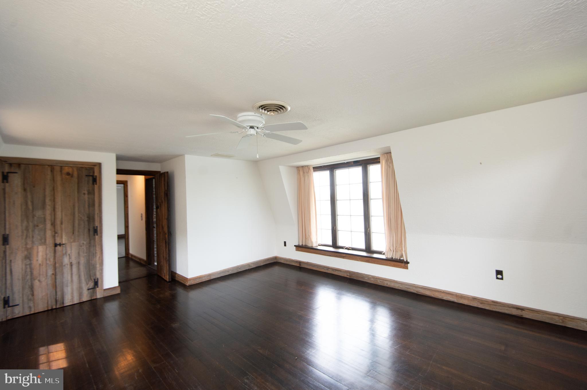 ROYAL OAK - Residential