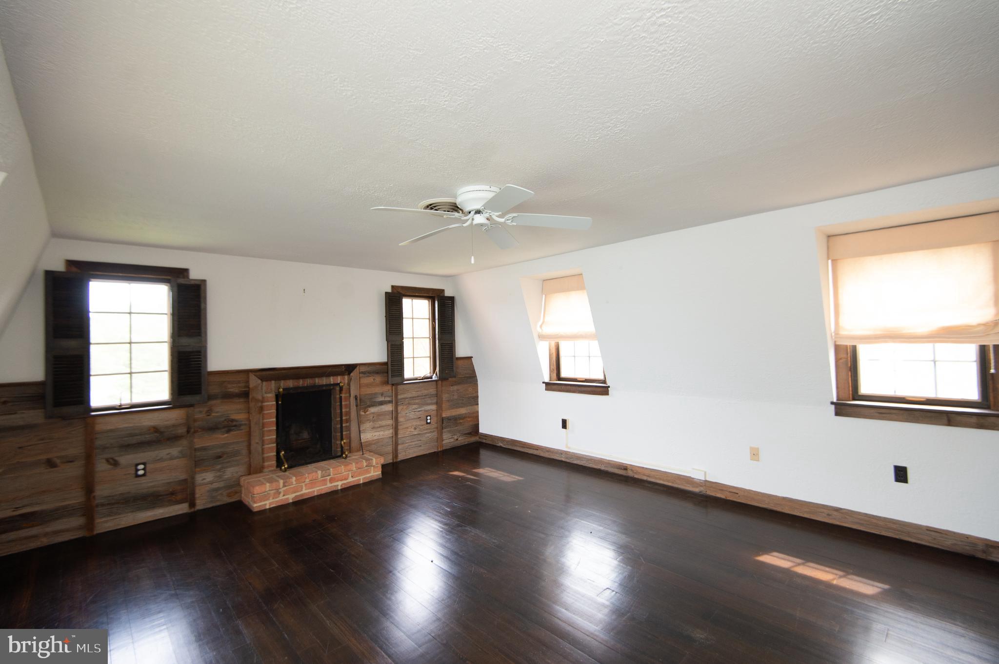 ROYAL OAK - Residential