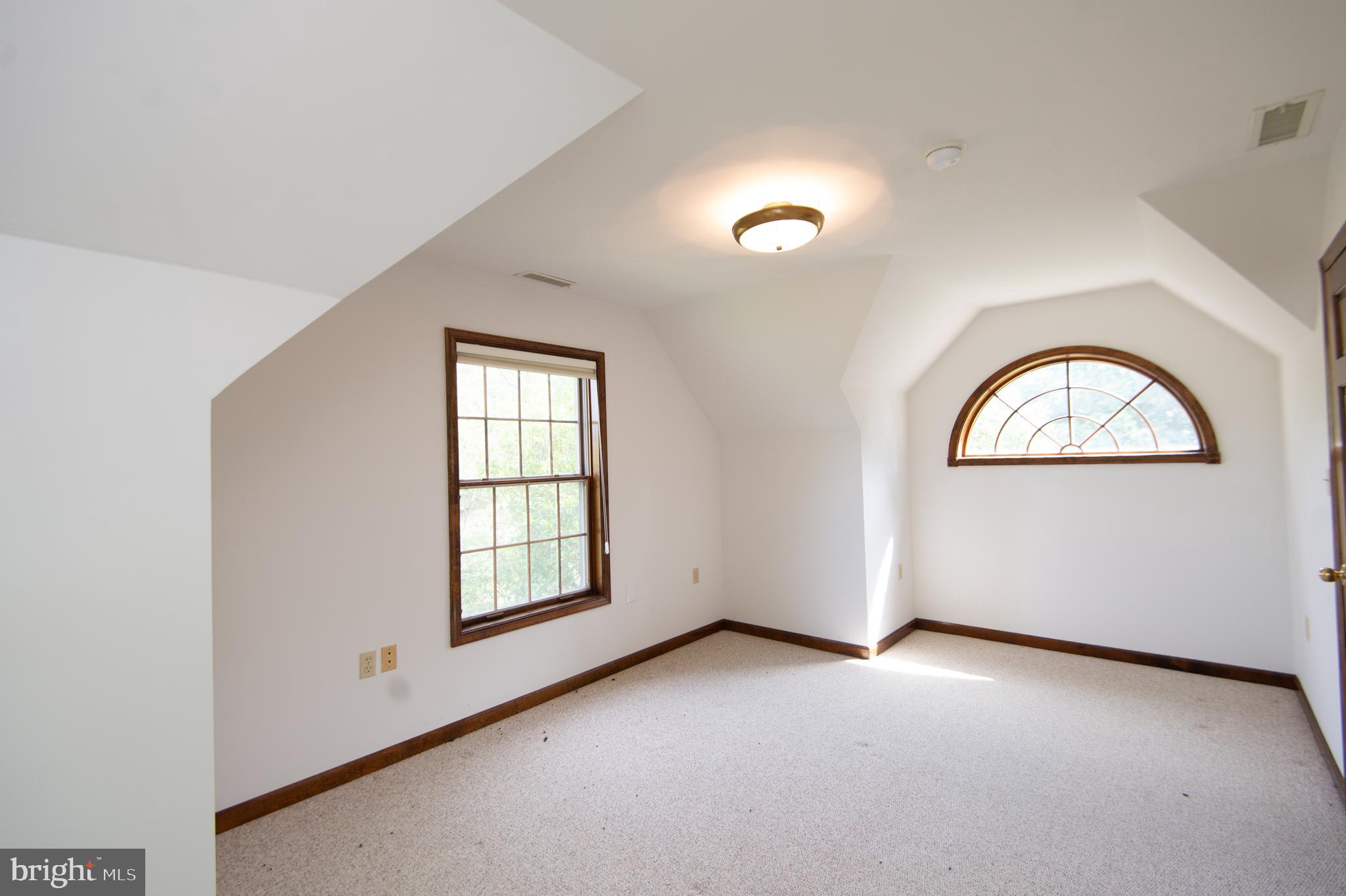 ROYAL OAK - Residential