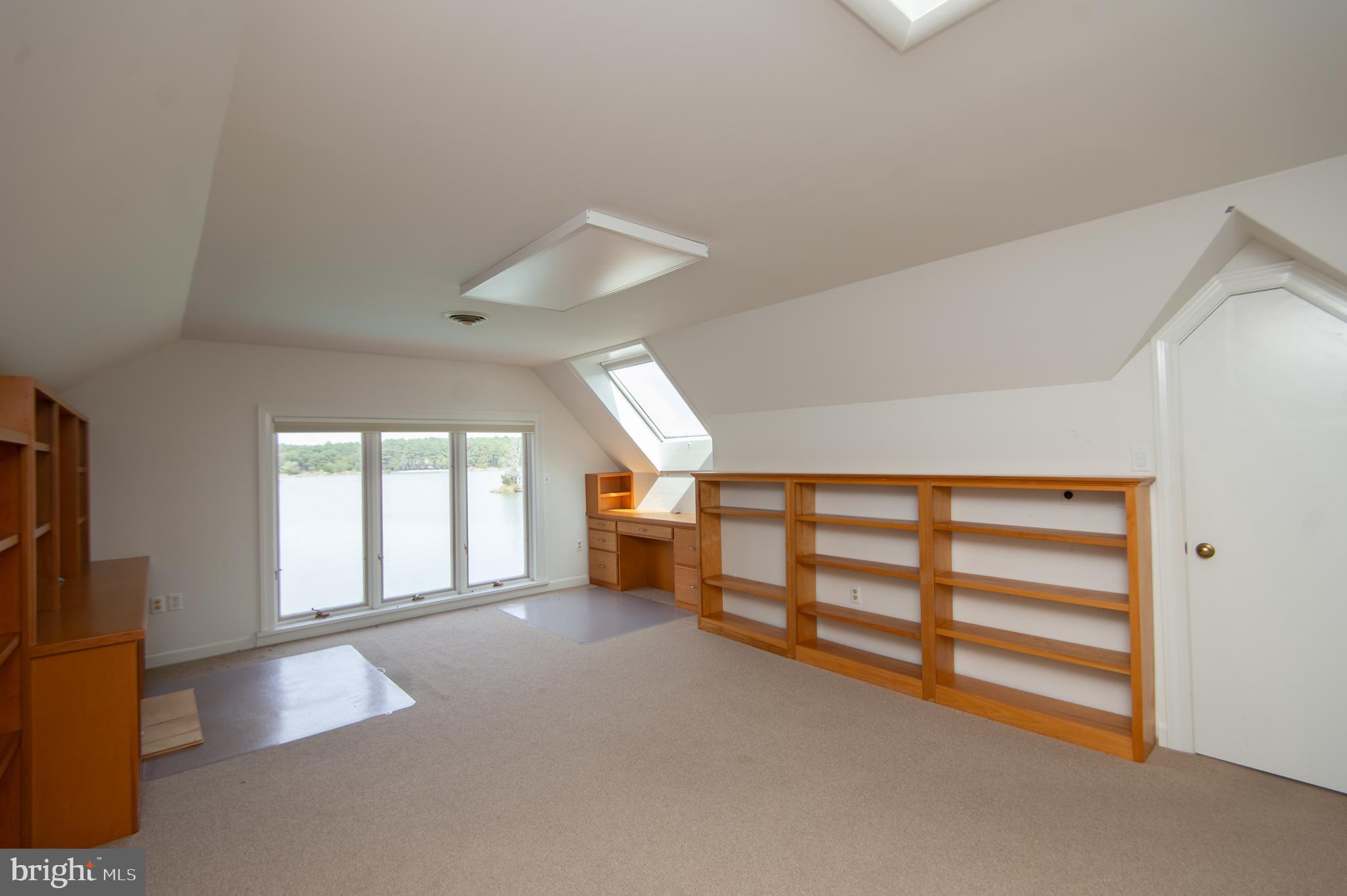 ROYAL OAK - Residential