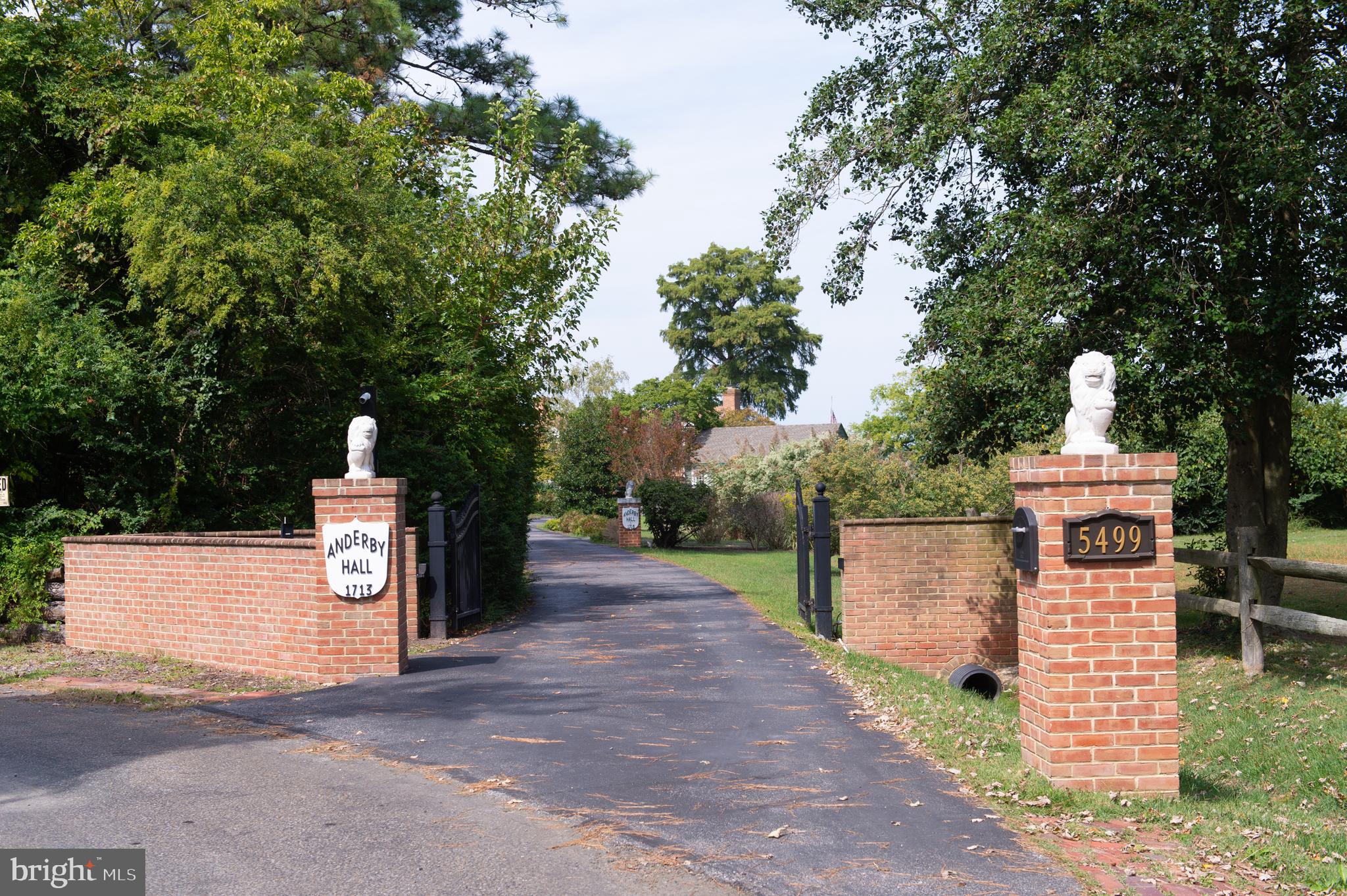 ROYAL OAK - Residential