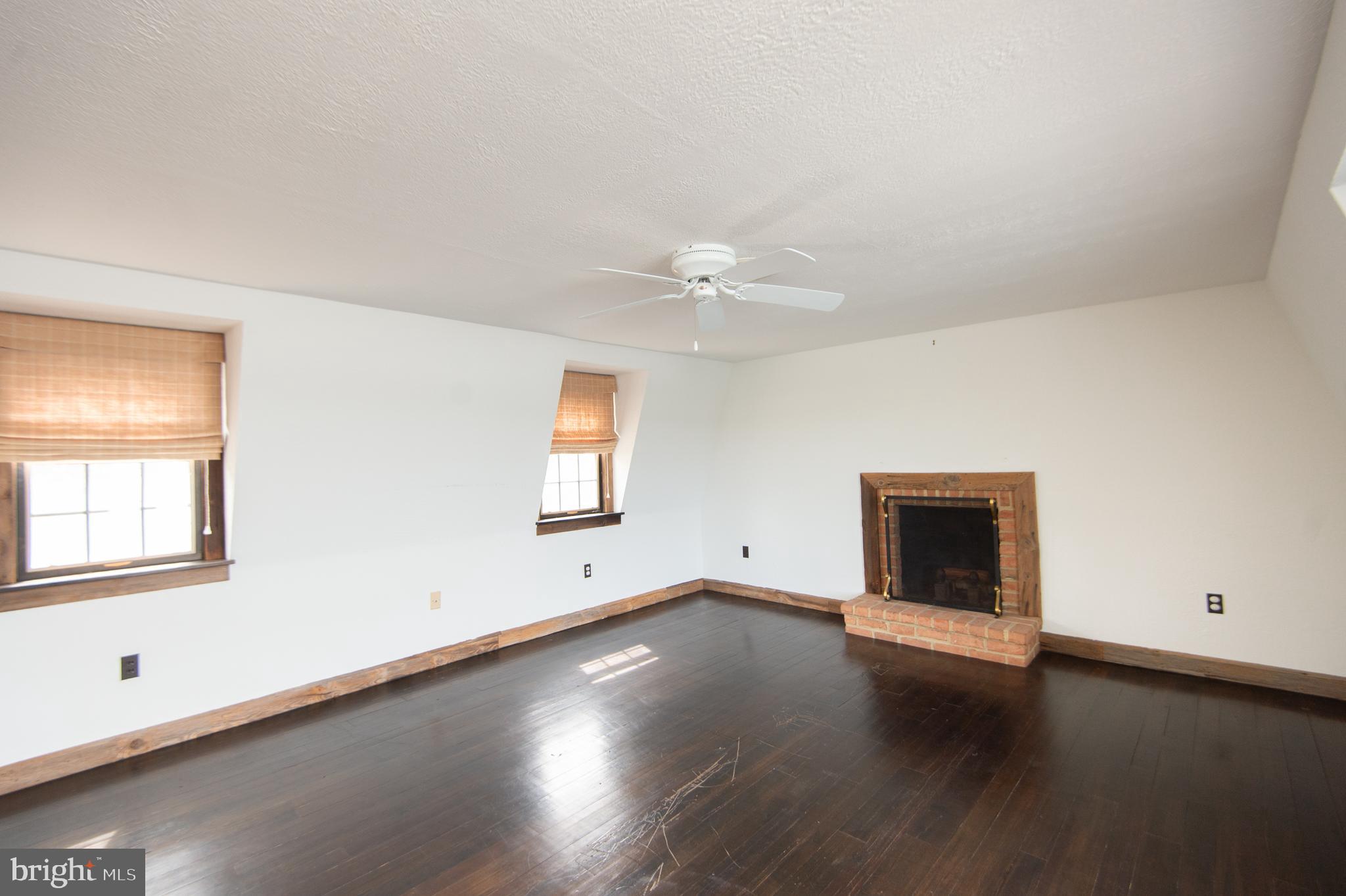 ROYAL OAK - Residential