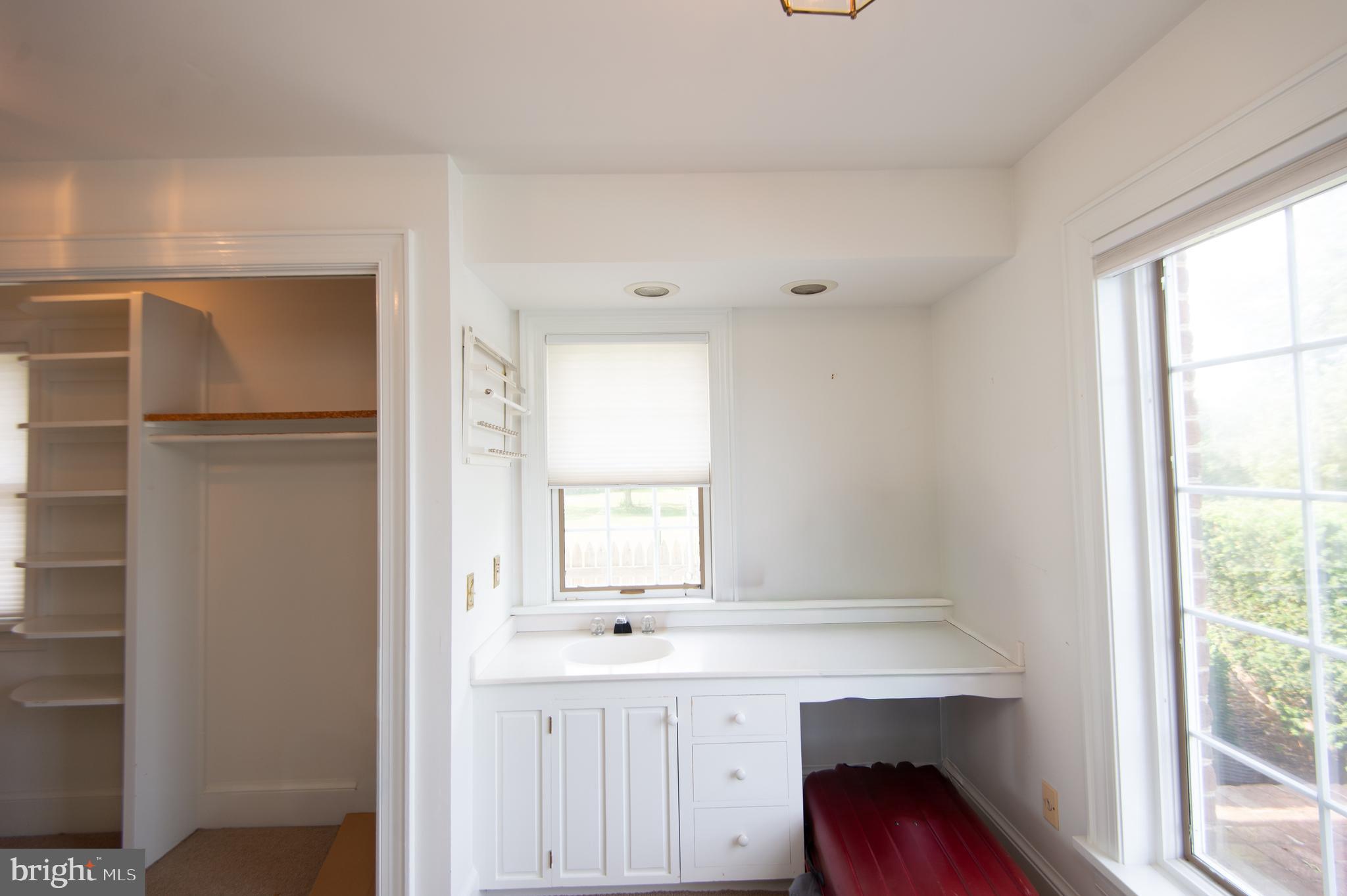 ROYAL OAK - Residential