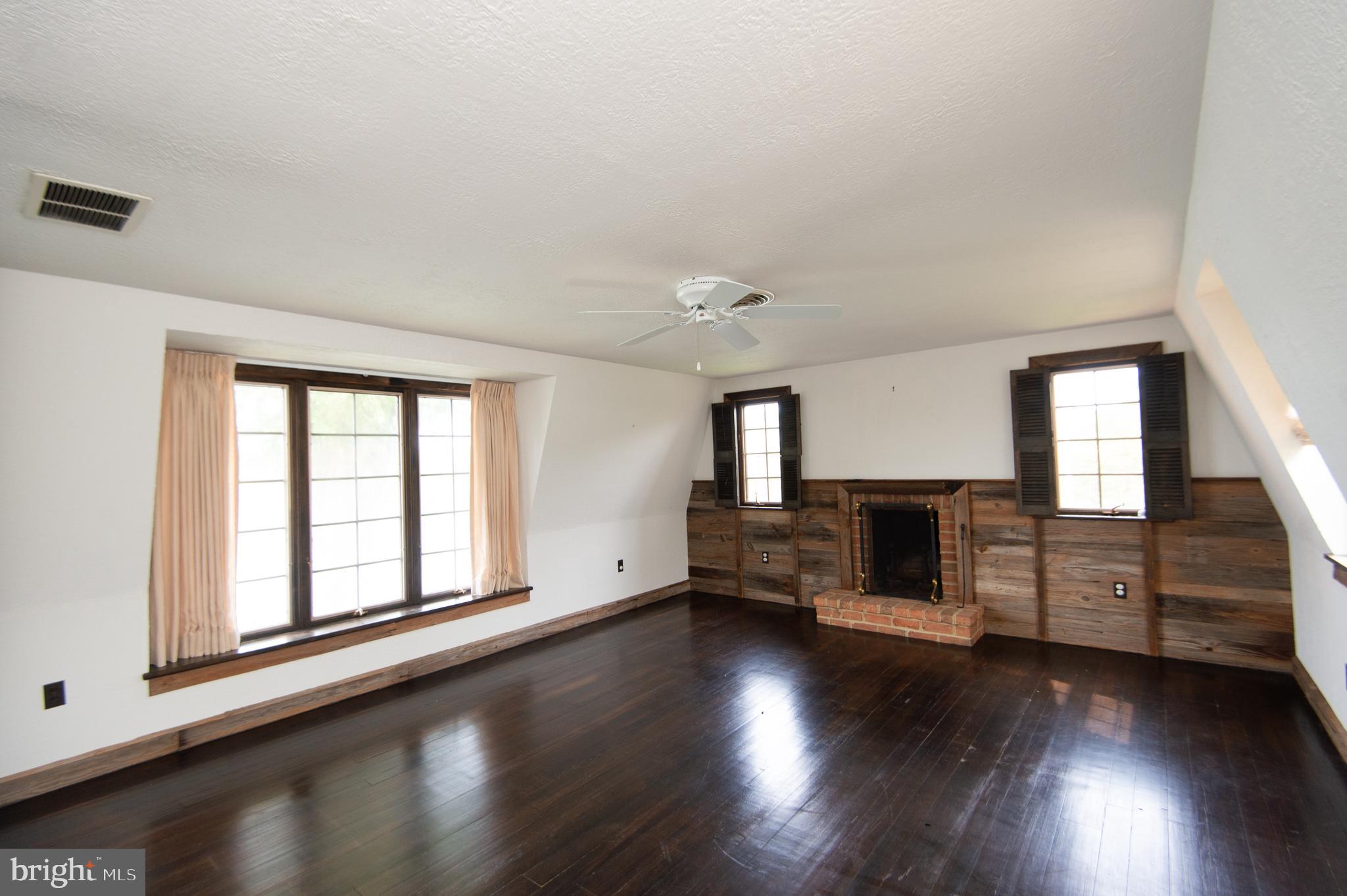 ROYAL OAK - Residential