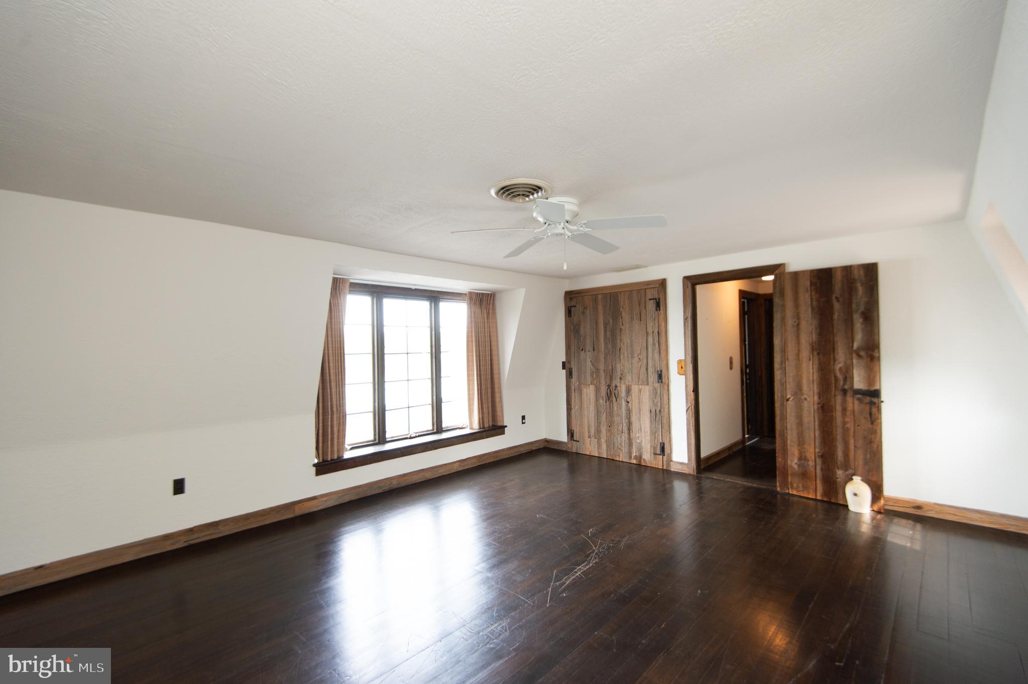 ROYAL OAK - Residential