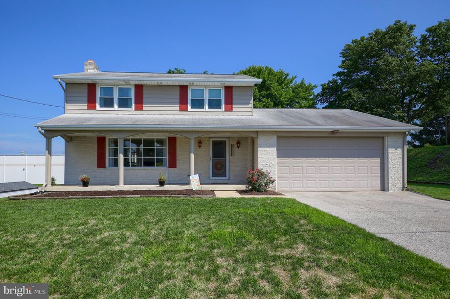 Whether you're entertaining in the large living and dining rooms or relaxing on the screened in porch, this house provides tons of space for everyone to enjoy. Features traditional floor plan with great flow. Newer windows throughout, new hot water heater, new shower in master bedroom and brand new carpet in Rec Room.