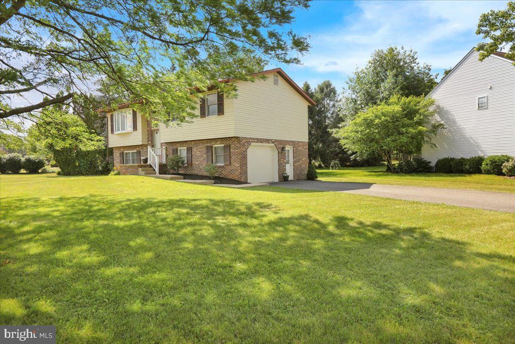 Photo of 509 Rutledge Avenue, Lancaster, PA 17601 (MLS # PALA2052396)