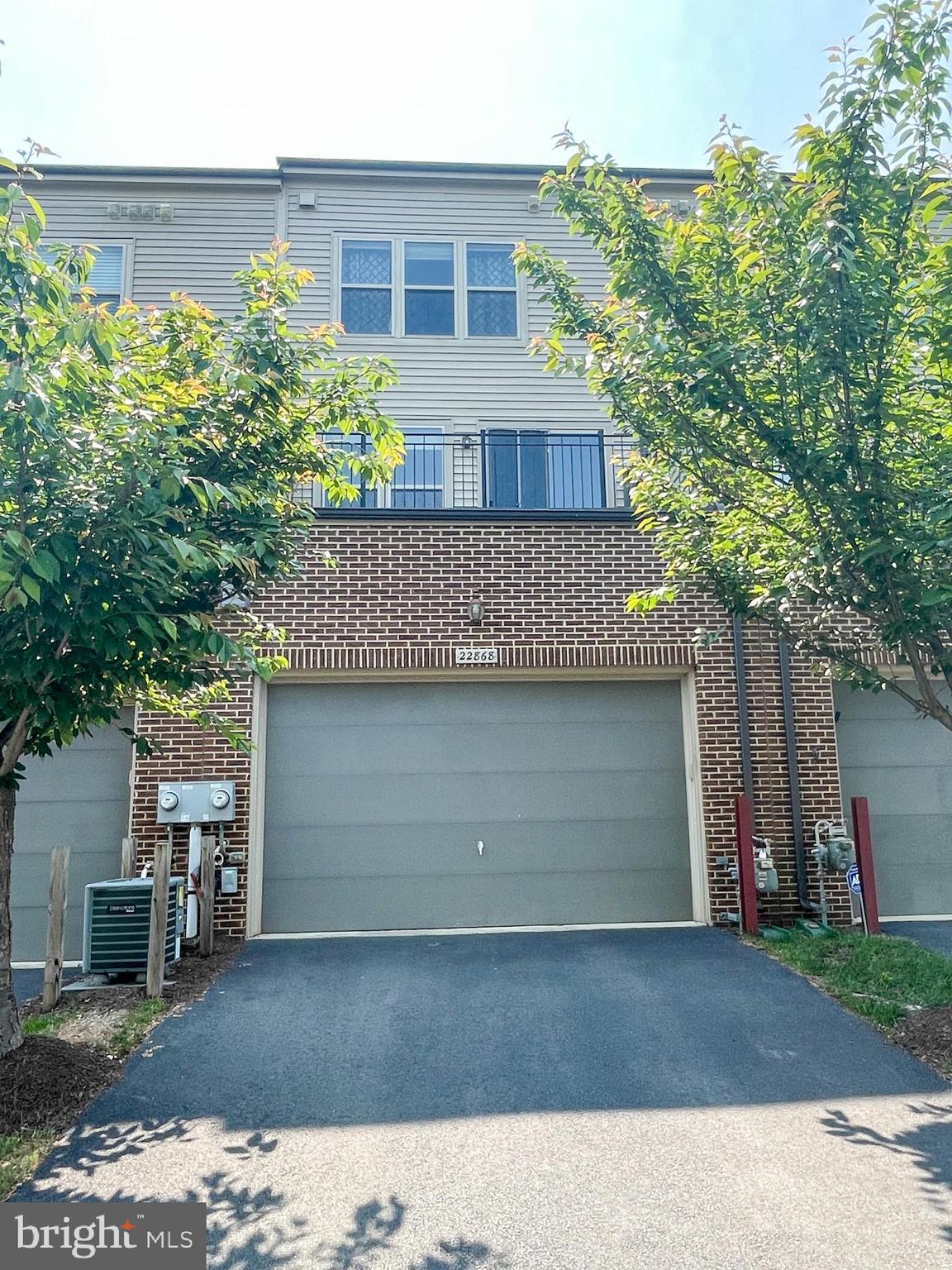 BRAMBLETON TOWN CTR RESI - Residential Lease