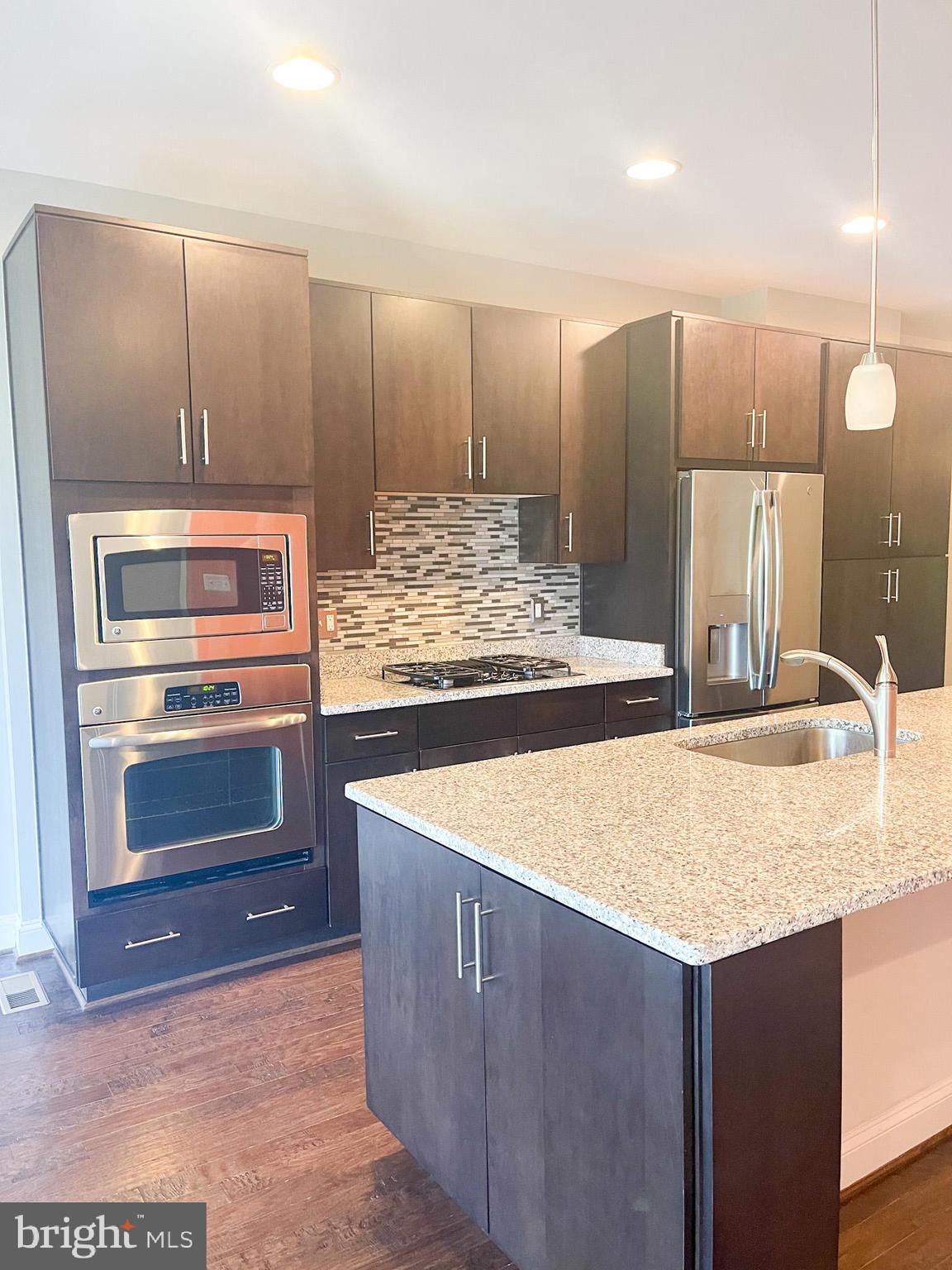 BRAMBLETON TOWN CTR RESI - Residential Lease