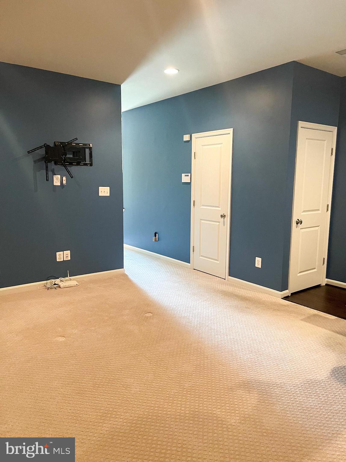 BRAMBLETON TOWN CTR RESI - Residential Lease