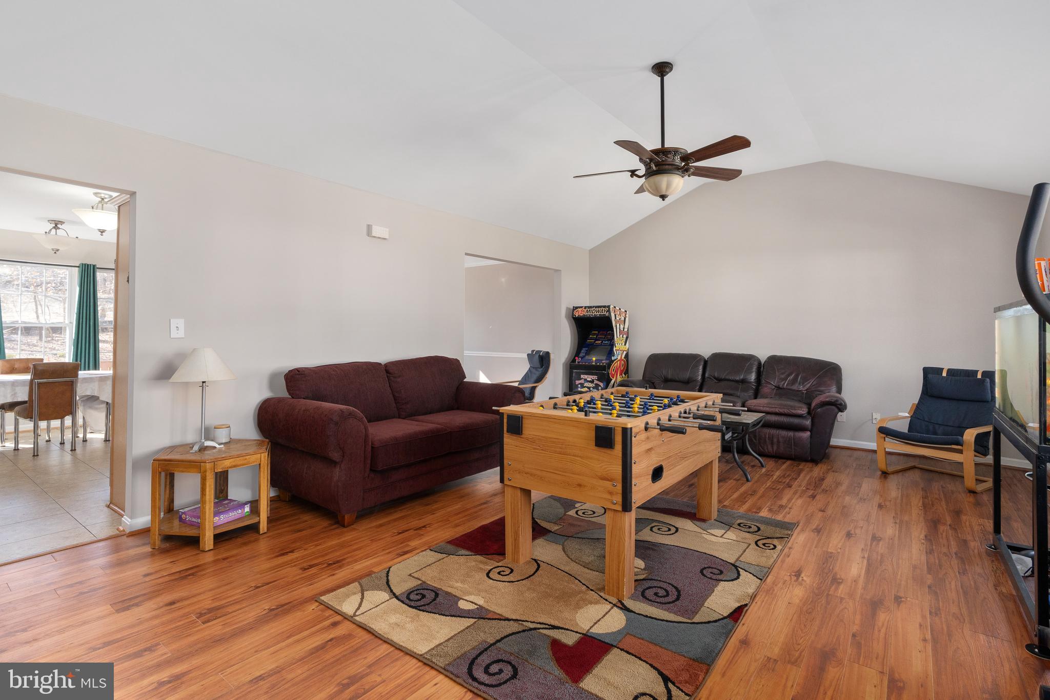 PRESIDENTIAL LAKES - Residential