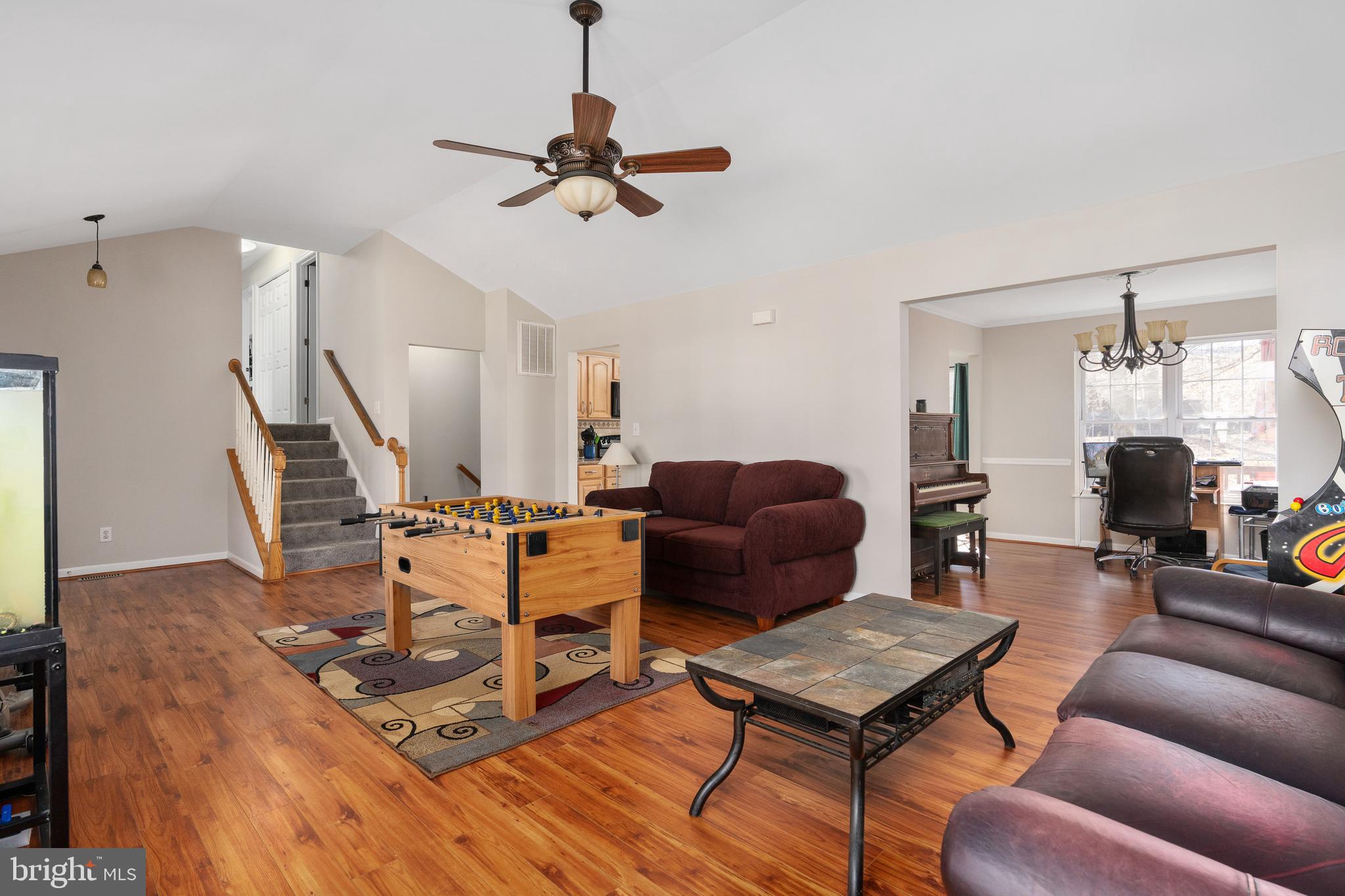 PRESIDENTIAL LAKES - Residential