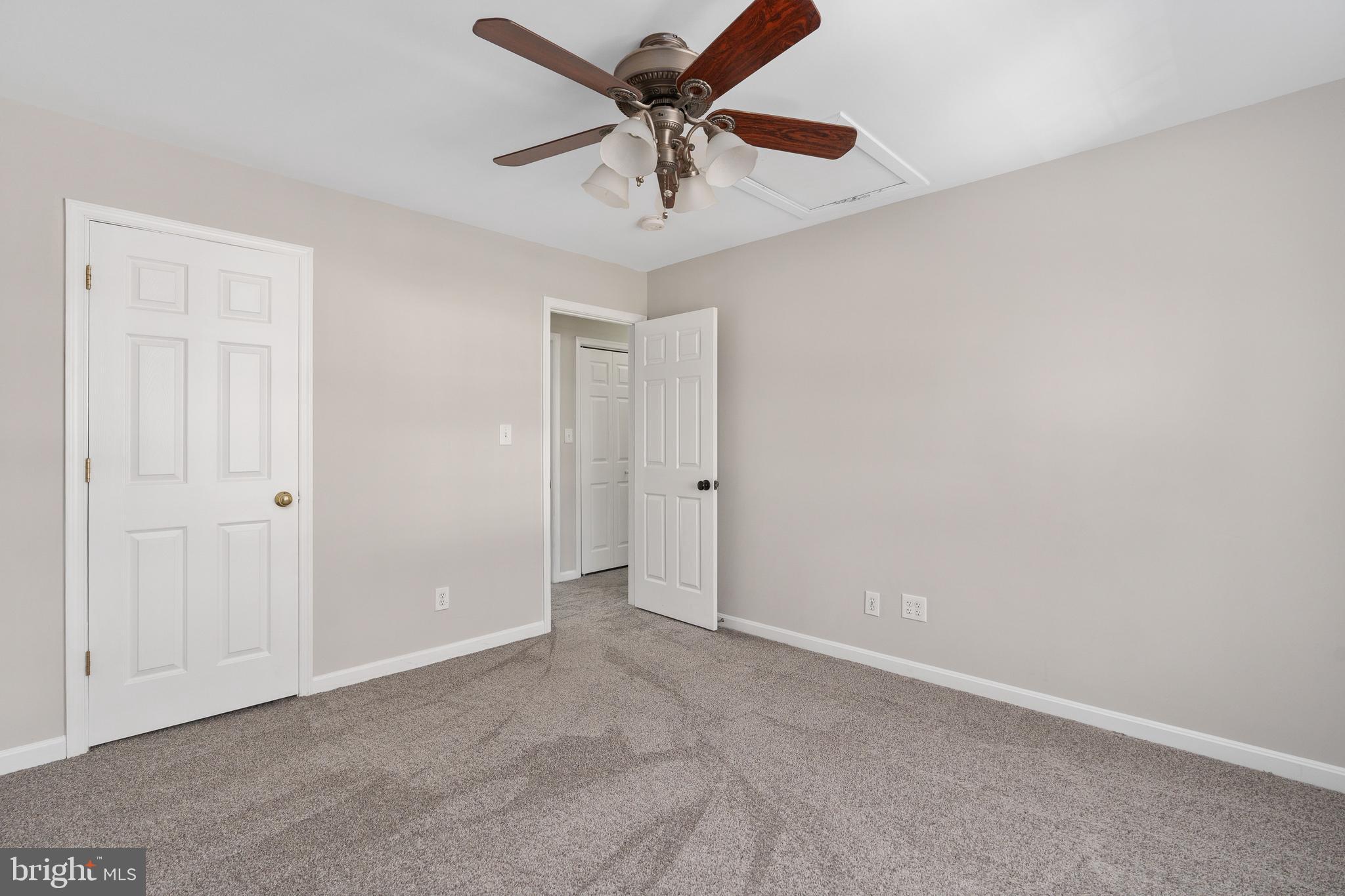 PRESIDENTIAL LAKES - Residential