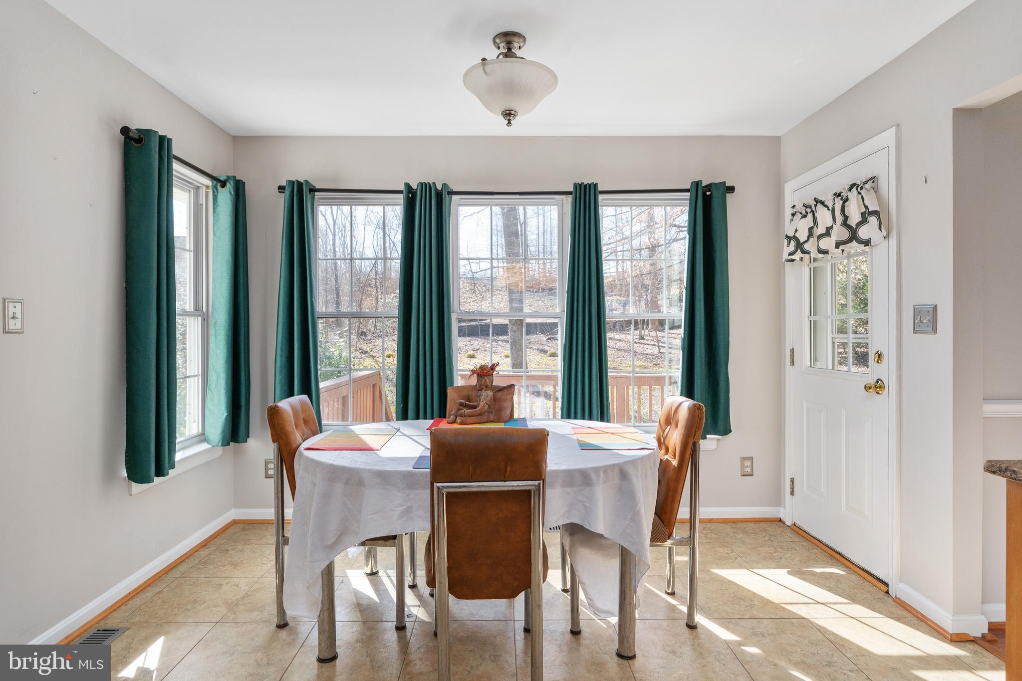 PRESIDENTIAL LAKES - Residential