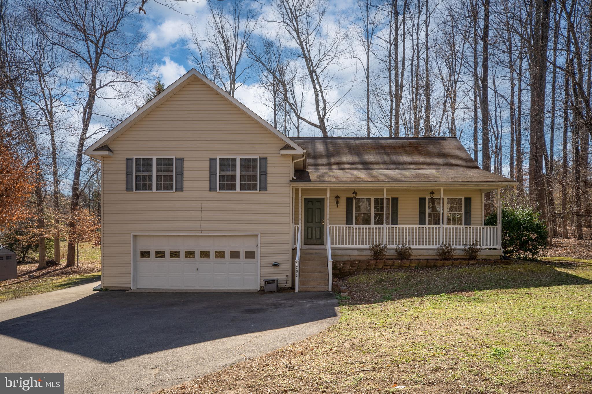 PRESIDENTIAL LAKES - Residential