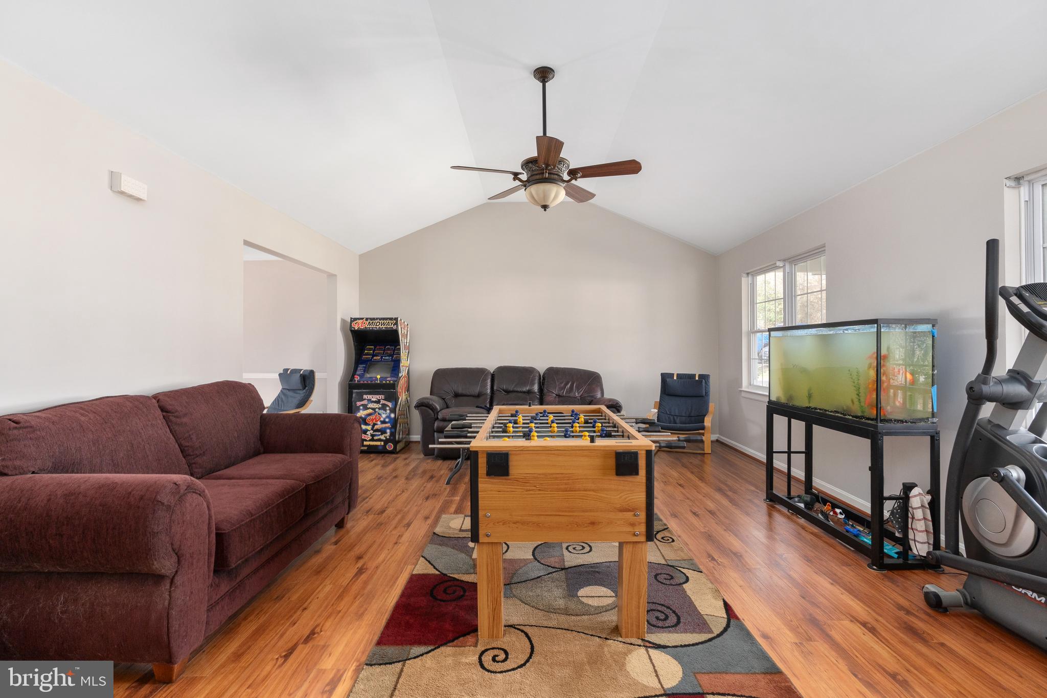 PRESIDENTIAL LAKES - Residential