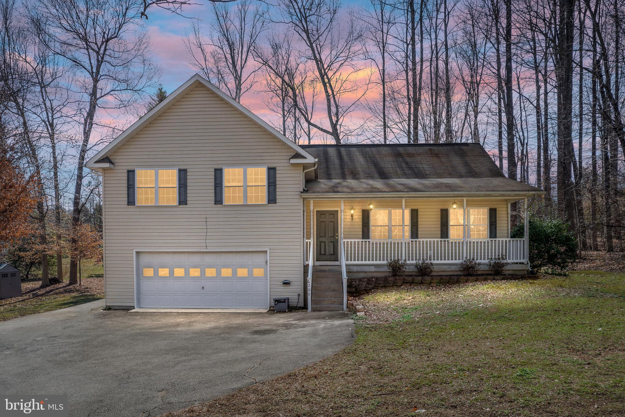PRESIDENTIAL LAKES - Residential
