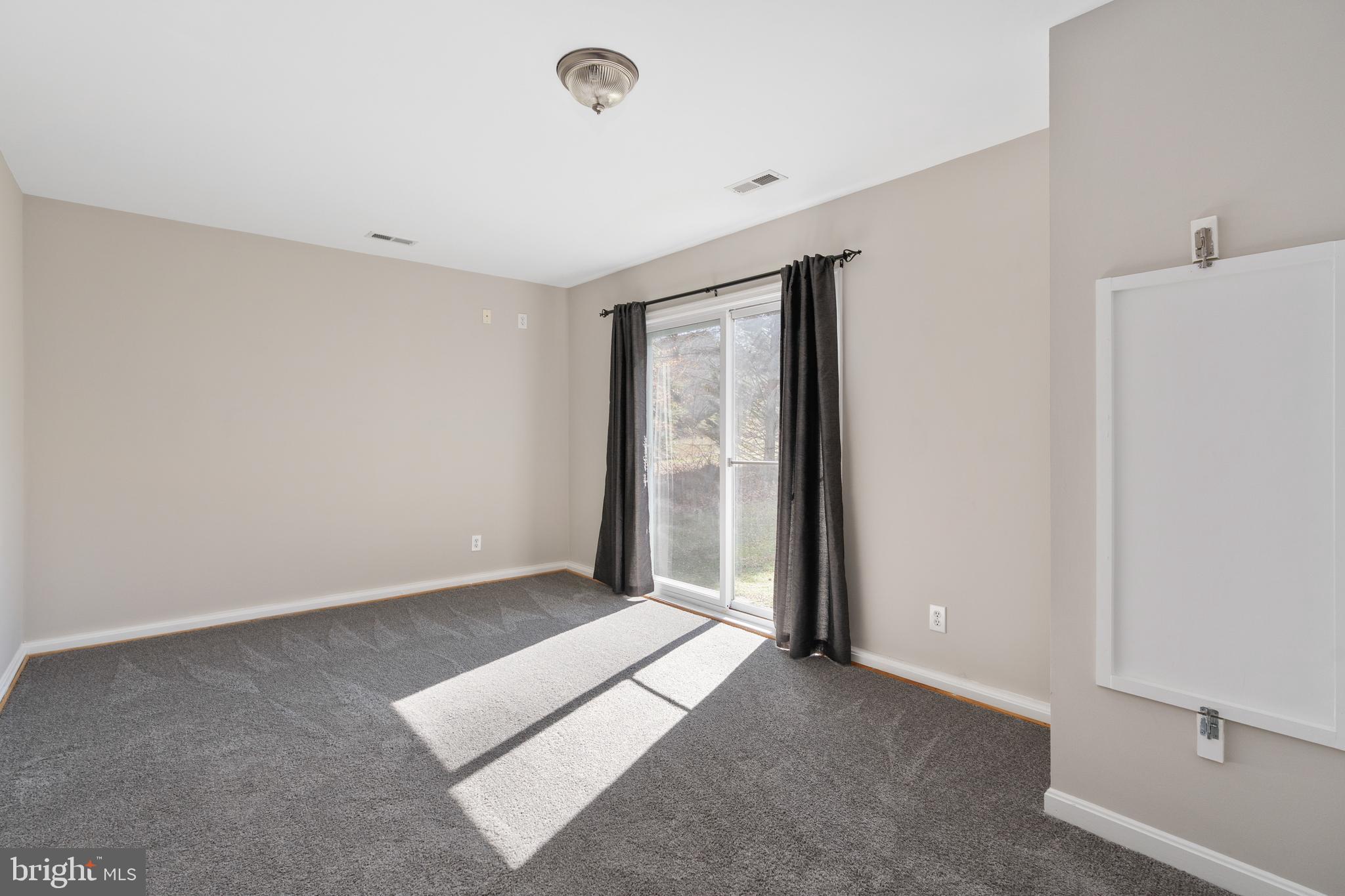 PRESIDENTIAL LAKES - Residential