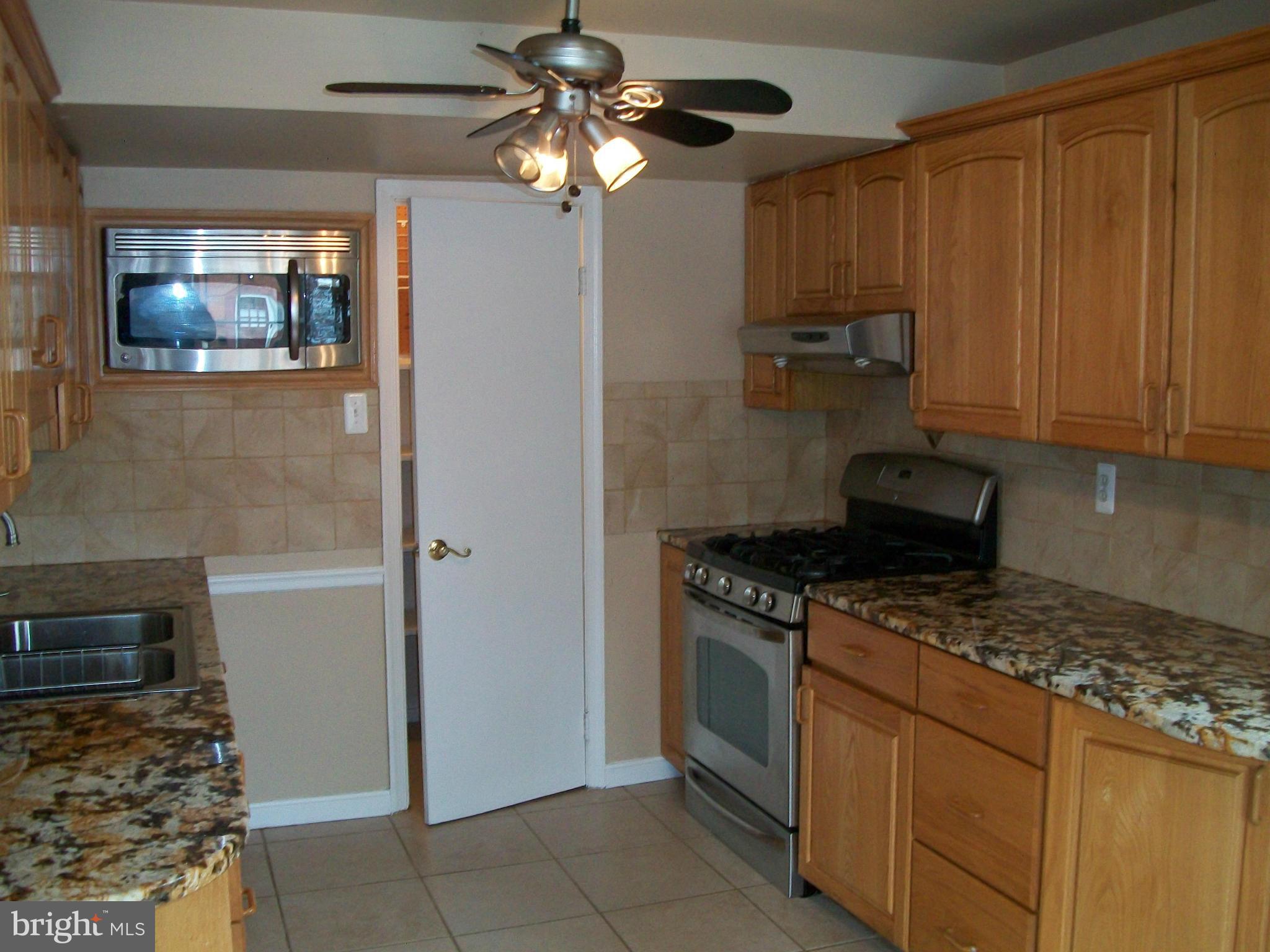 PINEWOOD LAKE - Residential