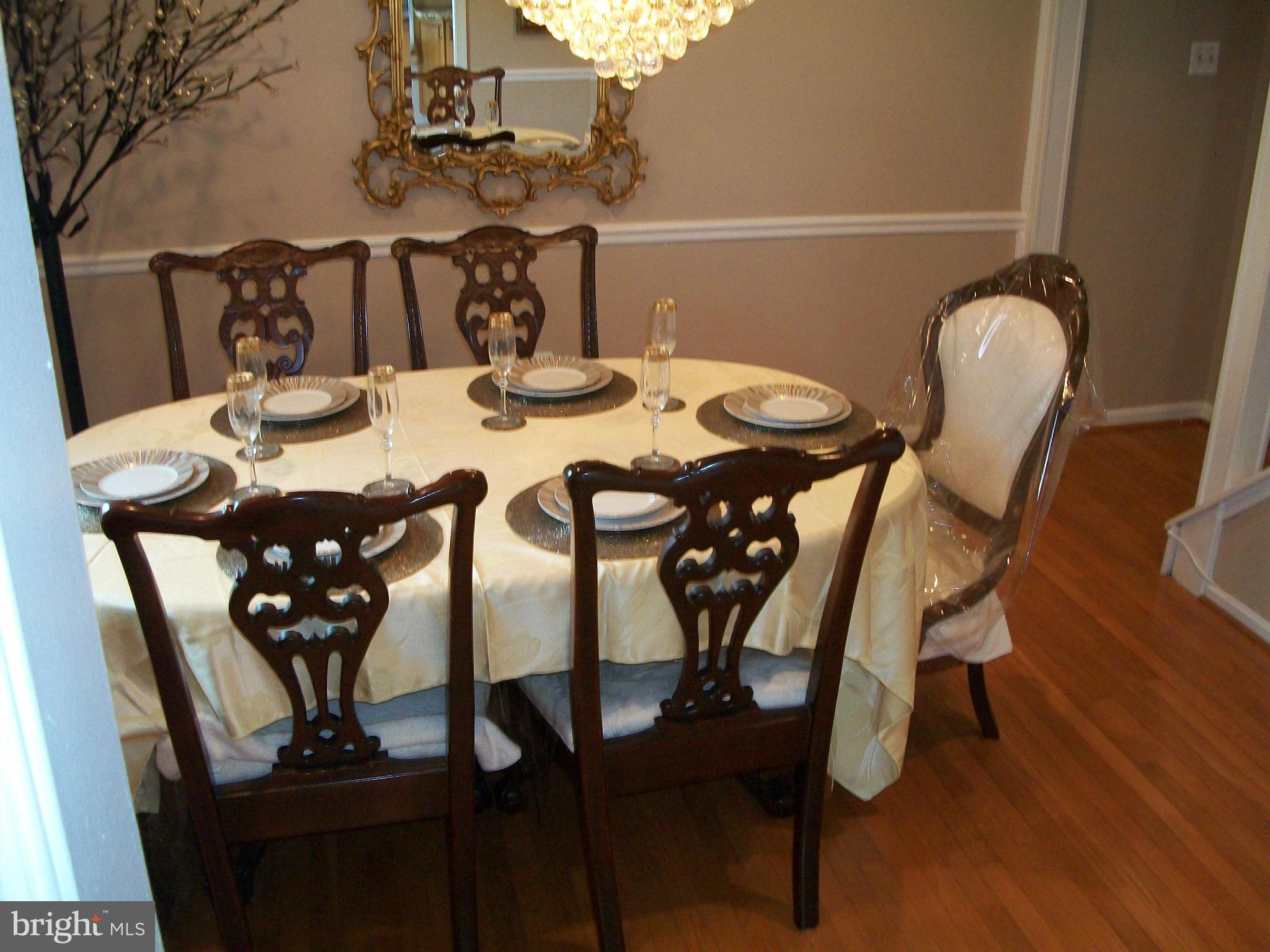 PINEWOOD LAKE - Residential