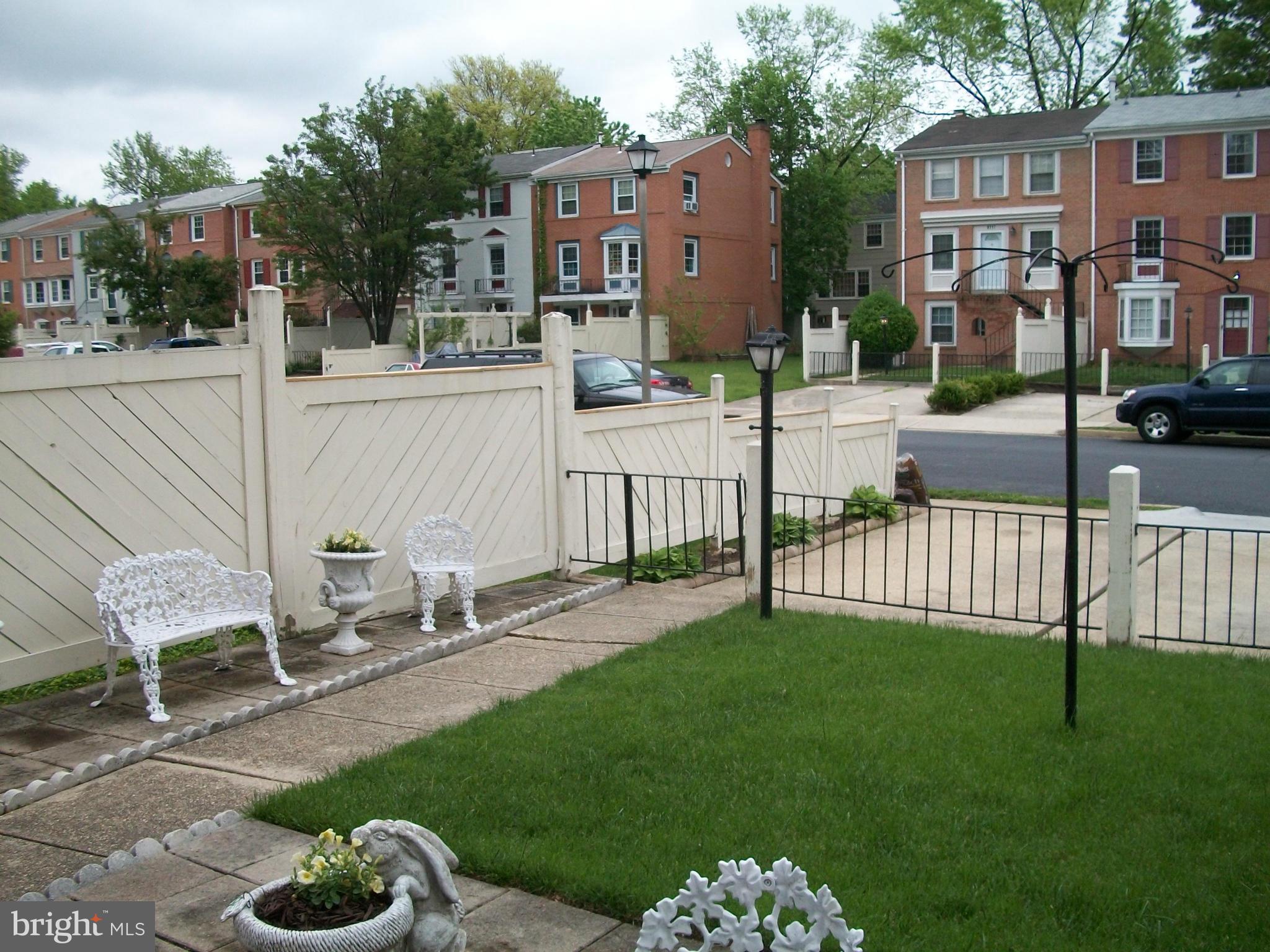 PINEWOOD LAKE - Residential