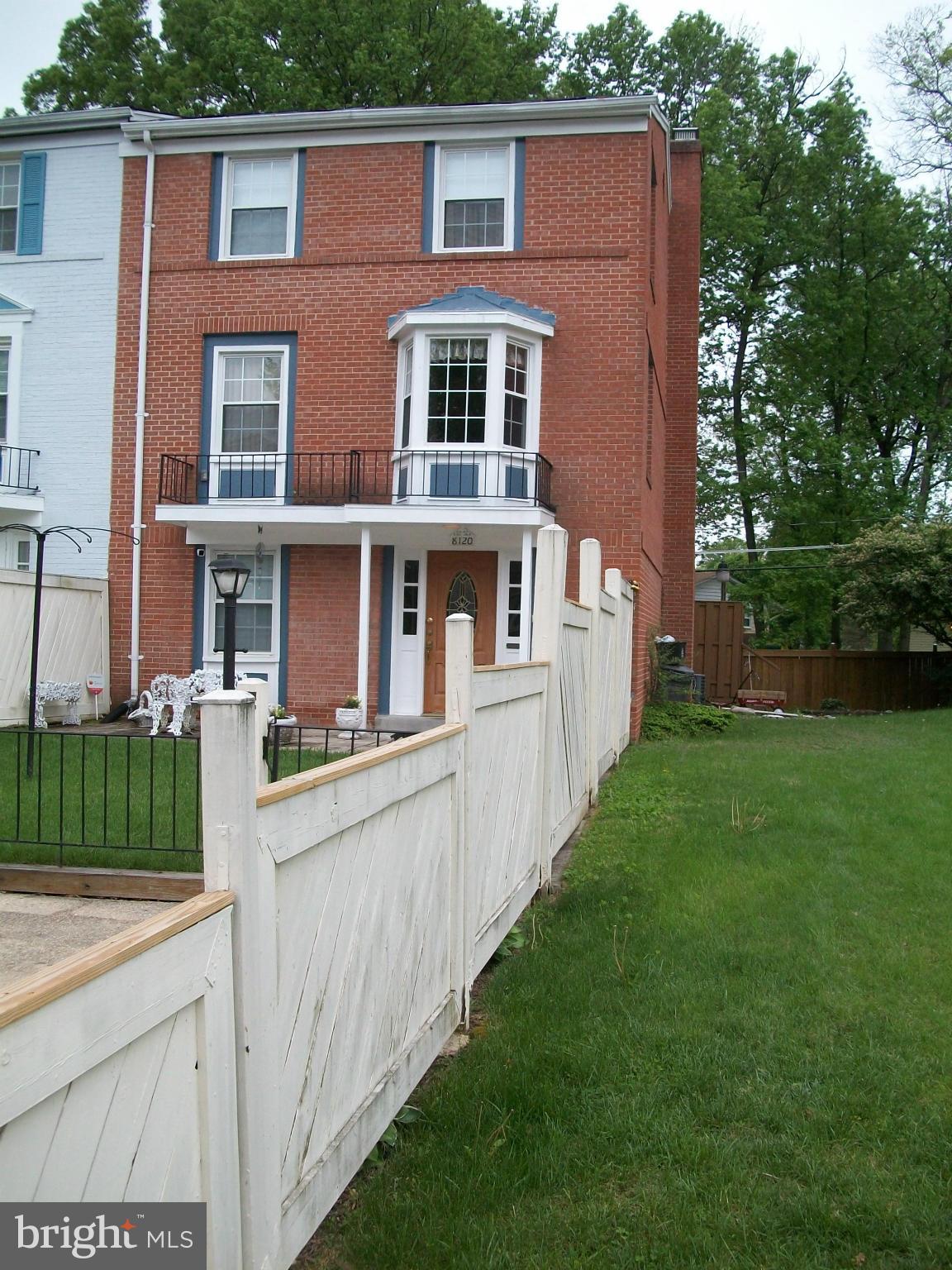 PINEWOOD LAKE - Residential