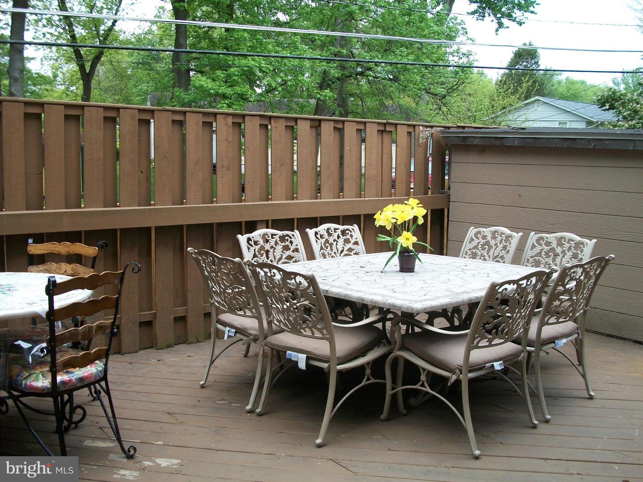 PINEWOOD LAKE - Residential