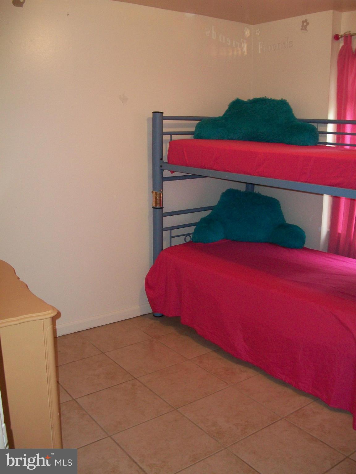 PINEWOOD LAKE - Residential