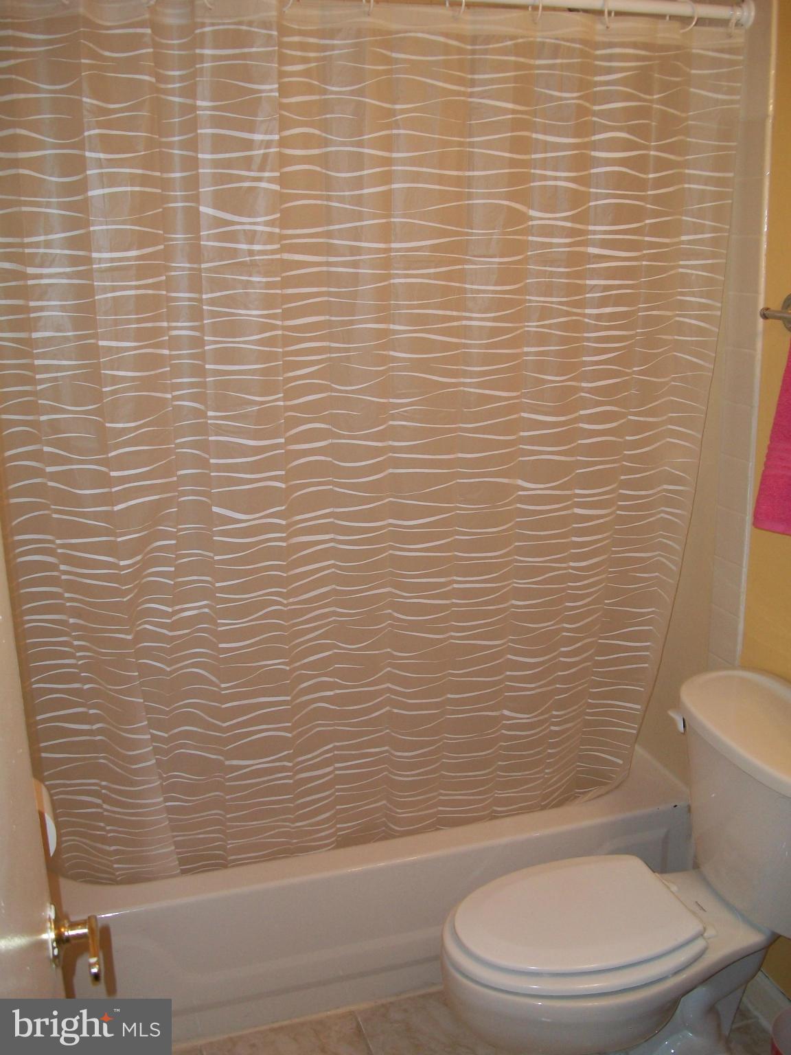 PINEWOOD LAKE - Residential