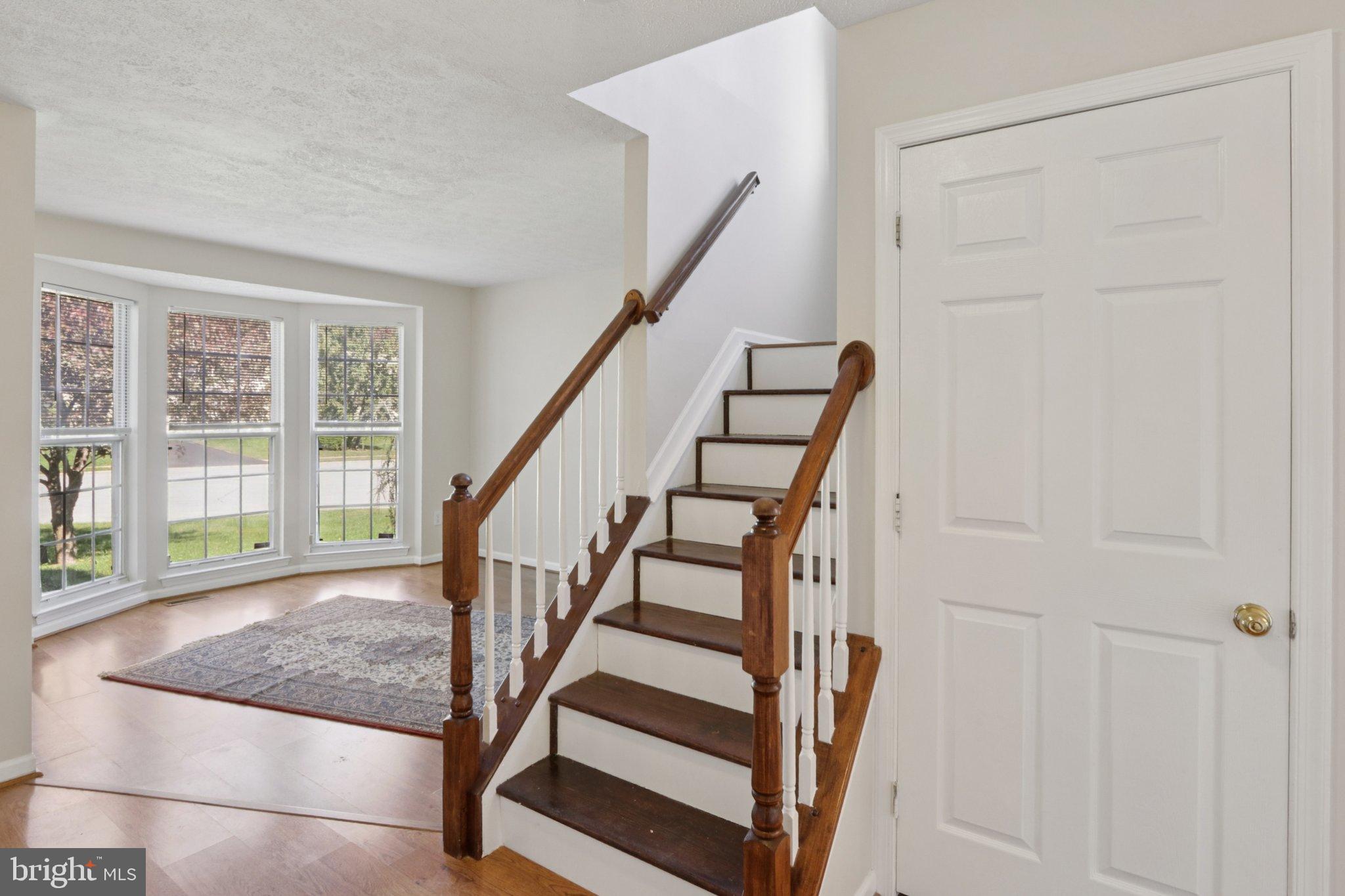 235 W HOPE COURT