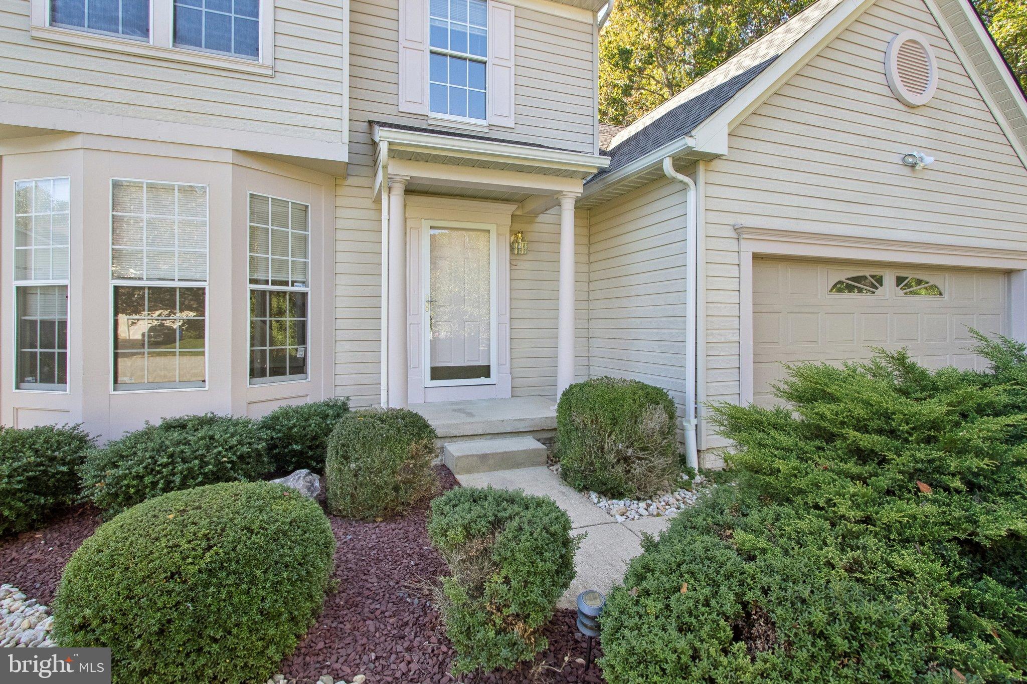 235 W HOPE COURT