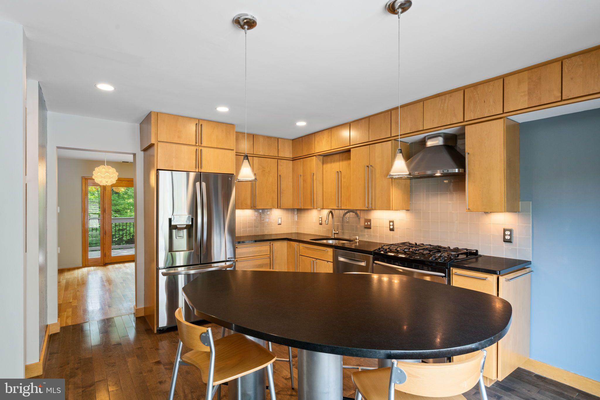 RESTON - Residential