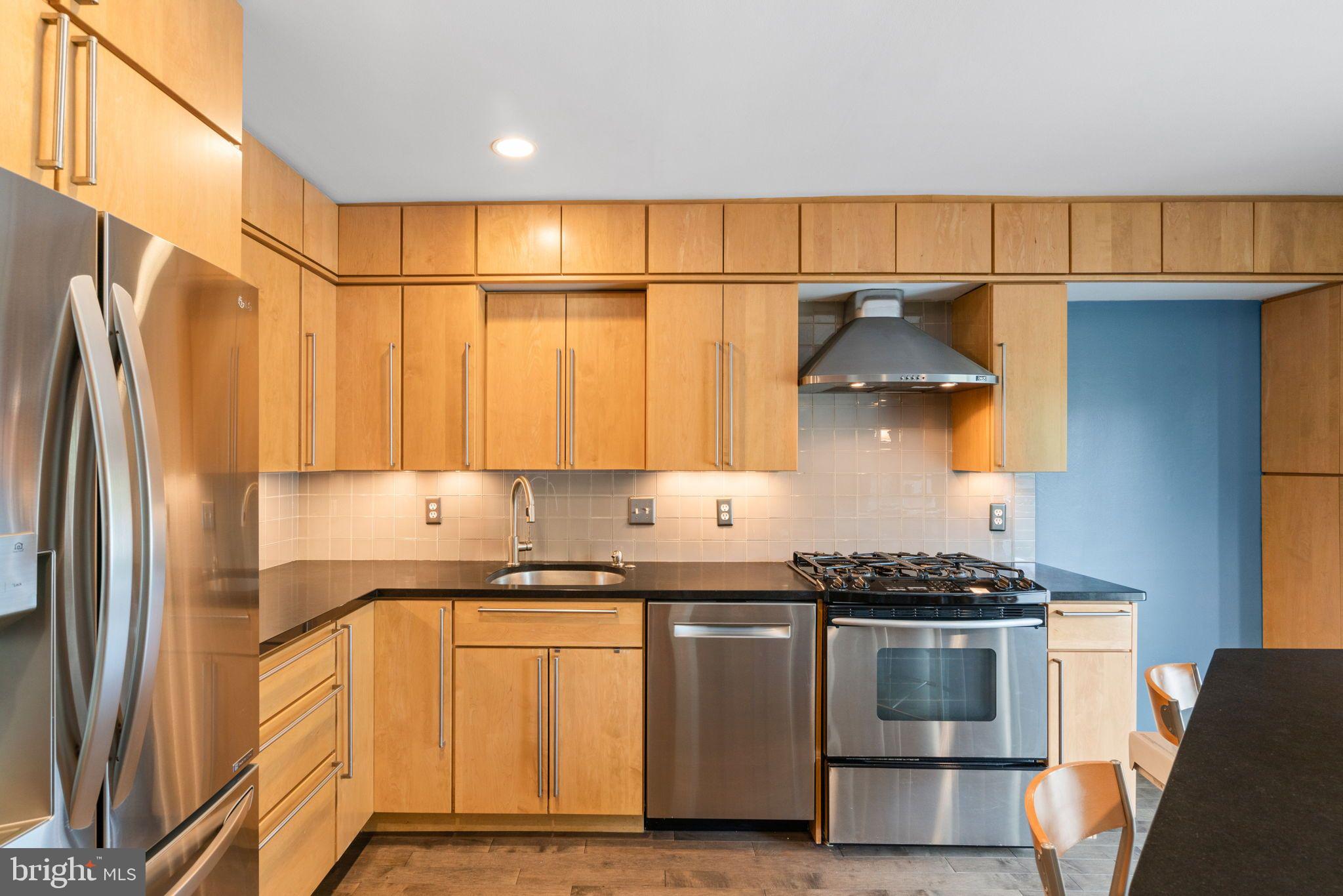 RESTON - Residential