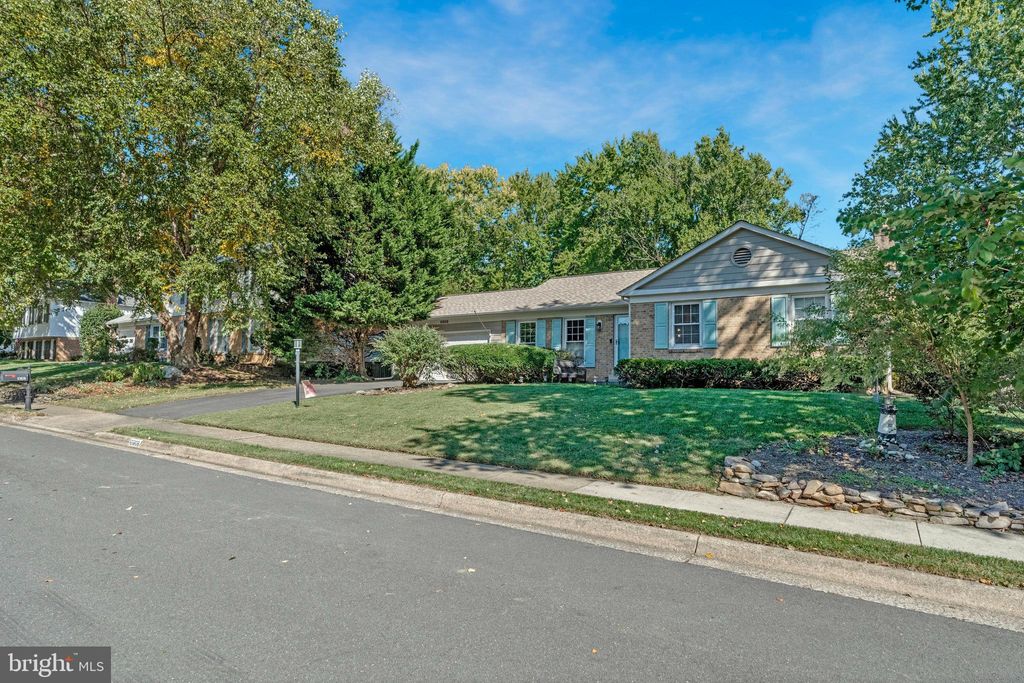 Photo of 10808 Stanhope Place, FAIRFAX, VA 22032 (MLS # VAFX2273148)