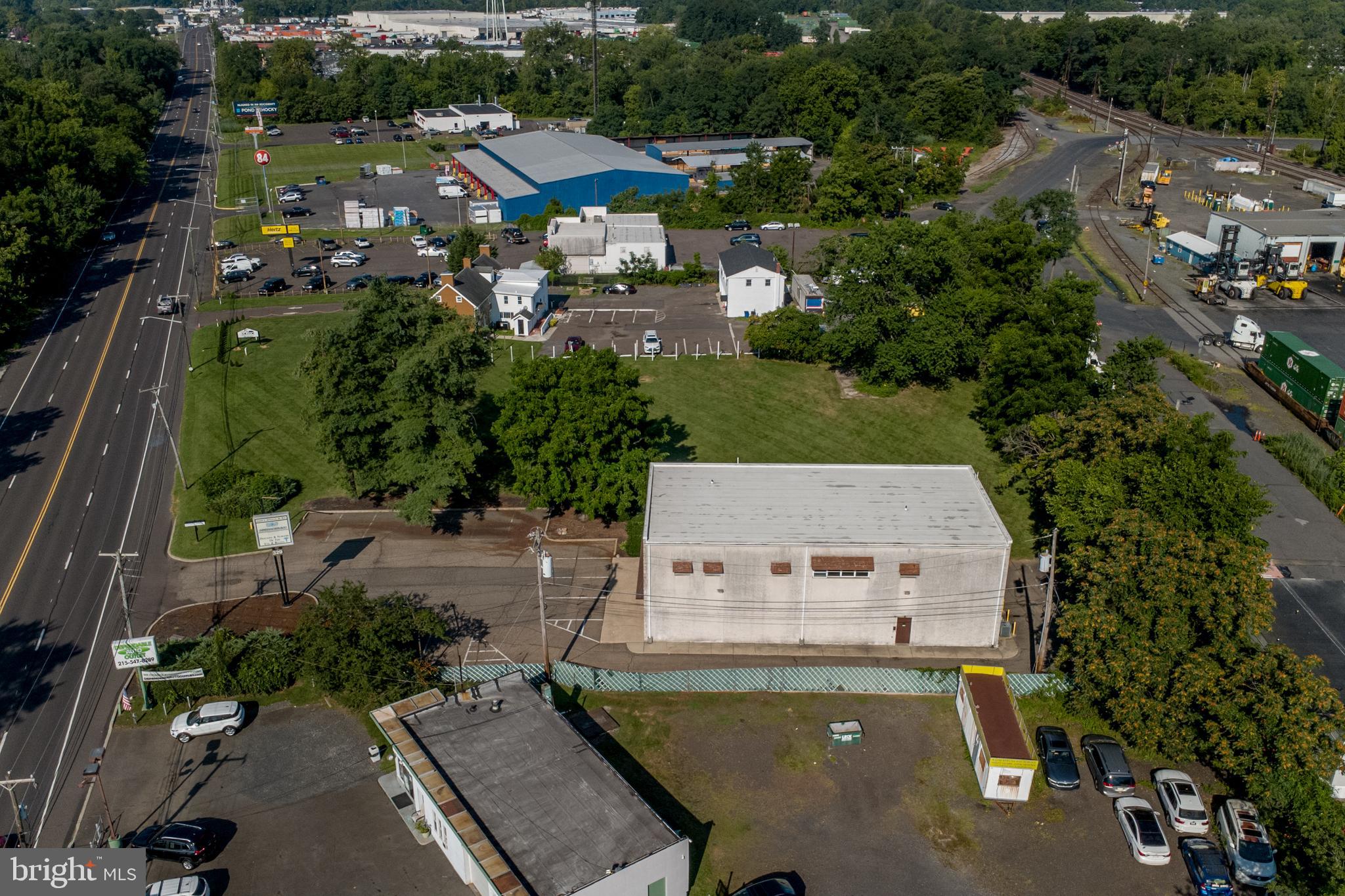 FAIRLESS HILLS - Commercial Sale