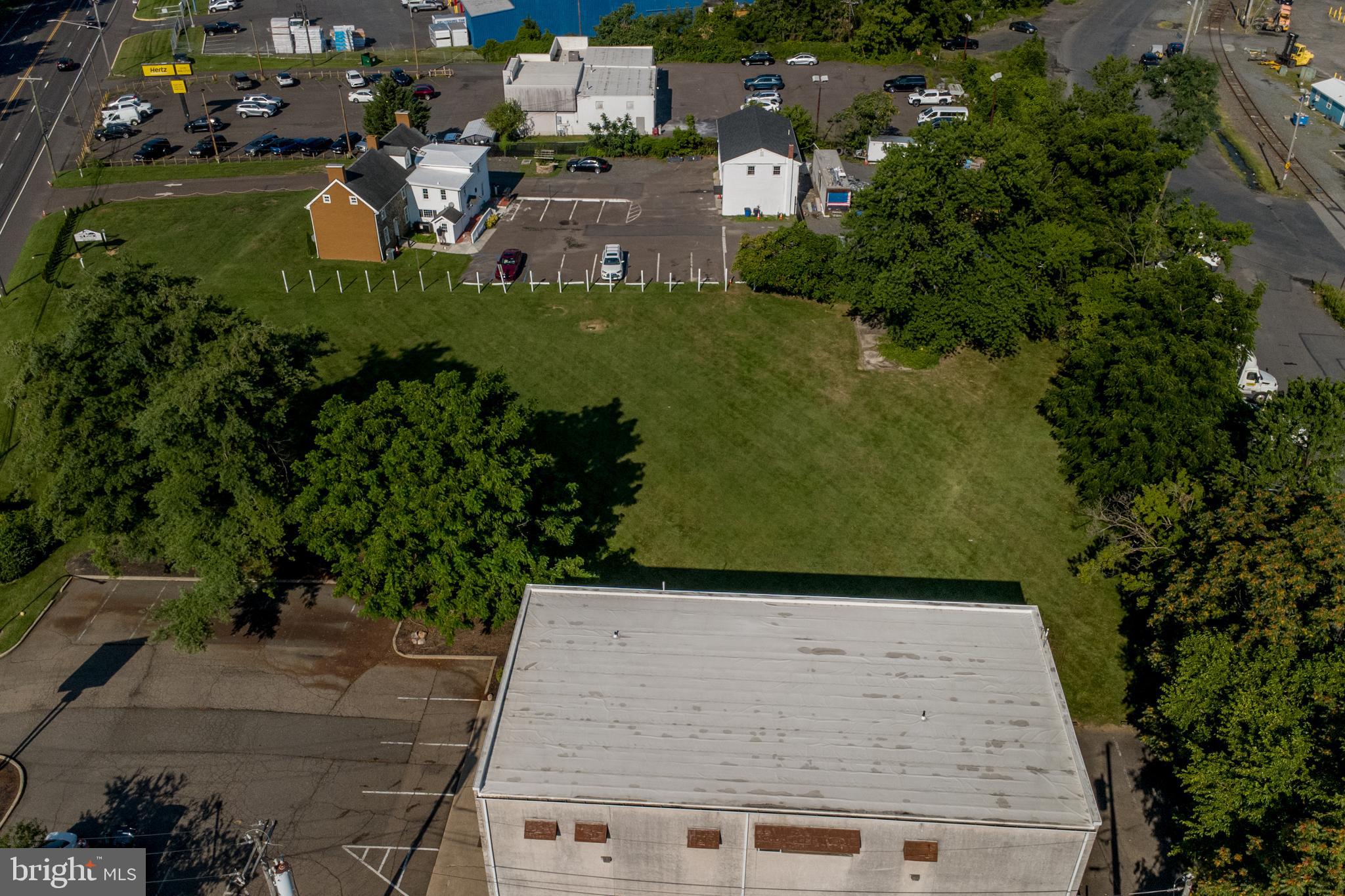 FAIRLESS HILLS - Commercial Sale