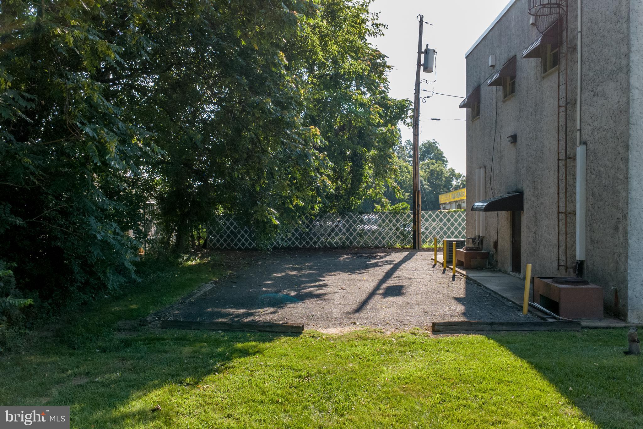 FAIRLESS HILLS - Commercial Sale