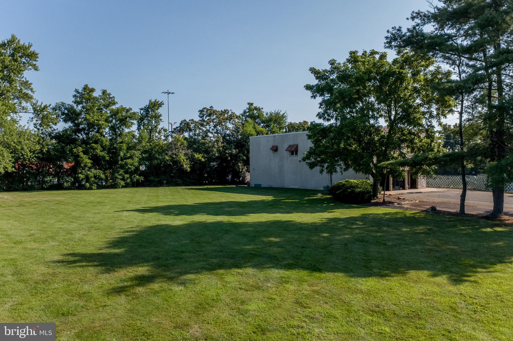 FAIRLESS HILLS - Commercial Sale