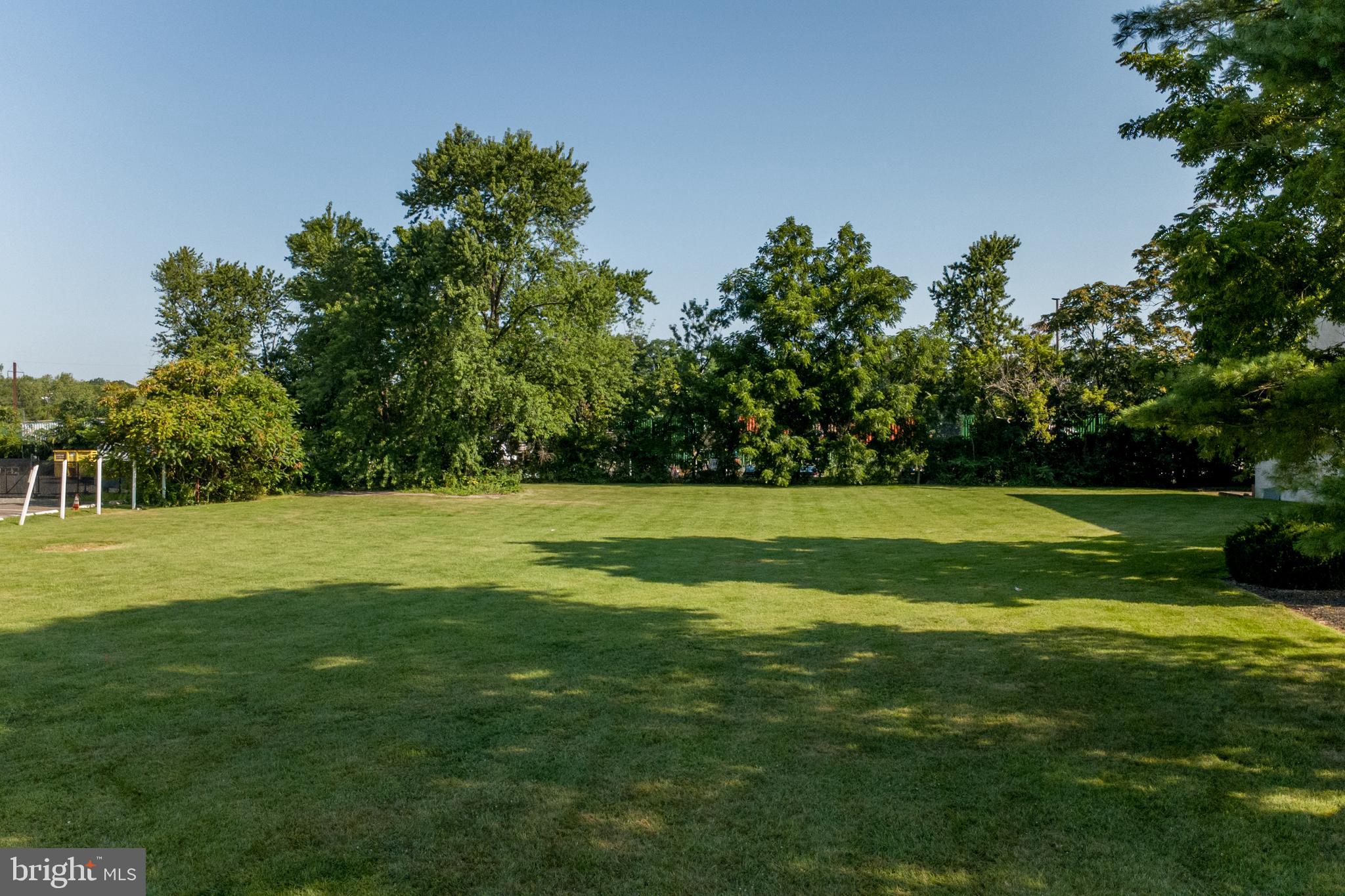 FAIRLESS HILLS - Commercial Sale