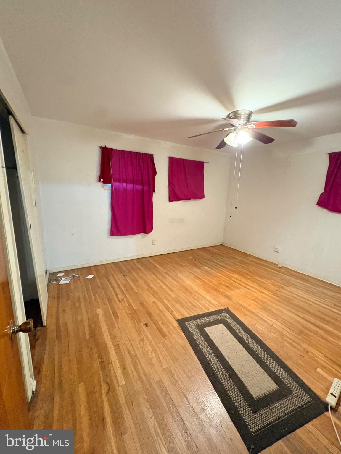 212 CANARY LANE