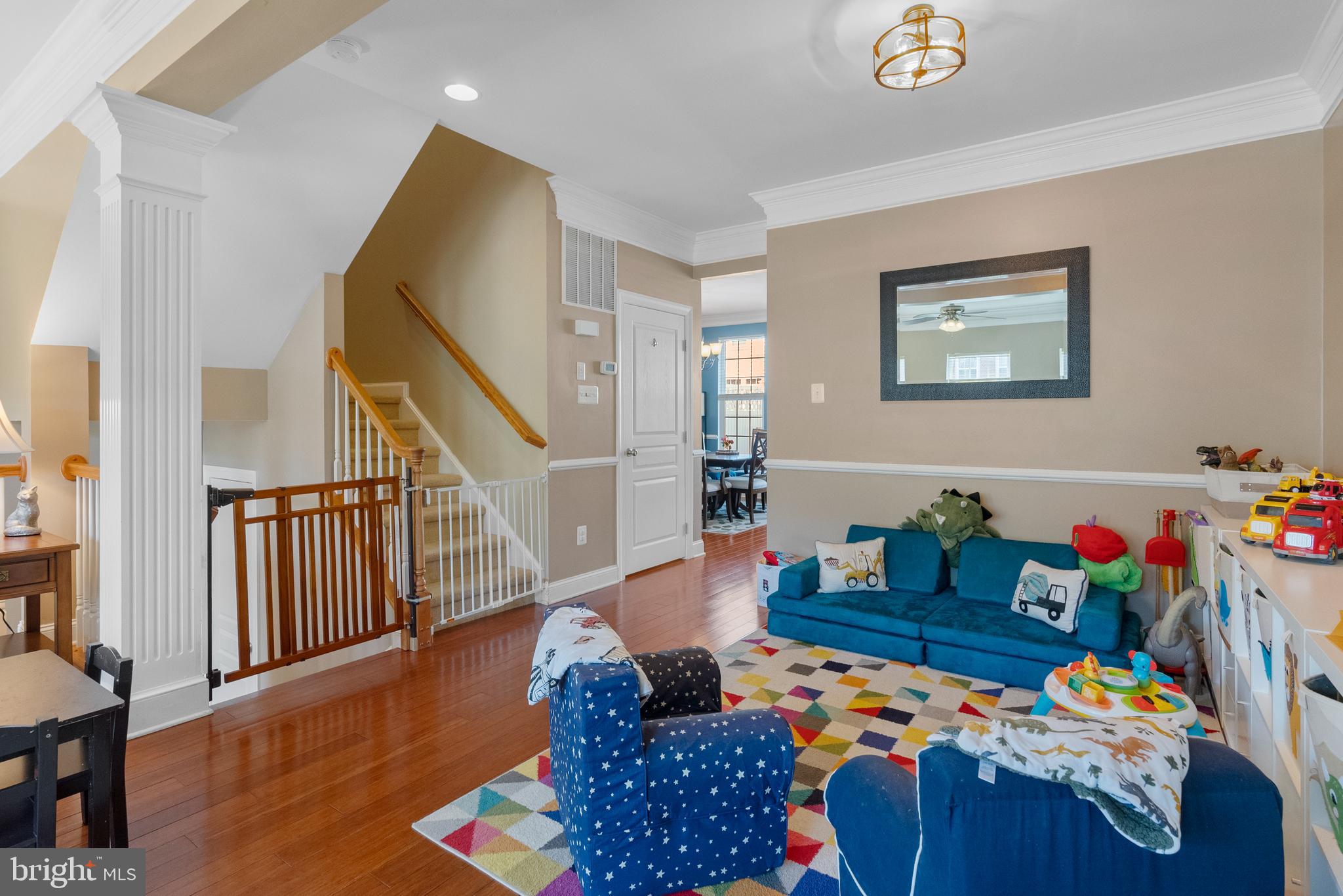 NORTHRIDGE VILLAGE - Residential