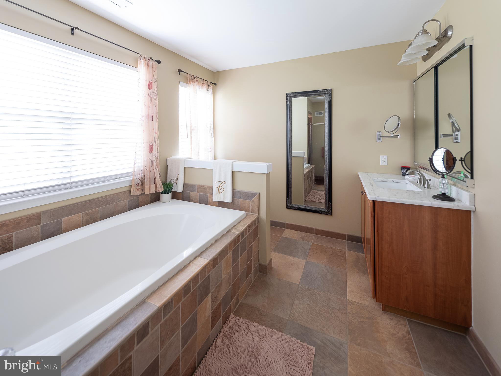 NORTH POINTE - Residential