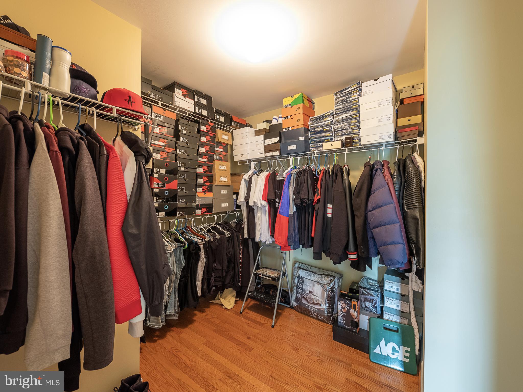 NORTH POINTE - Residential