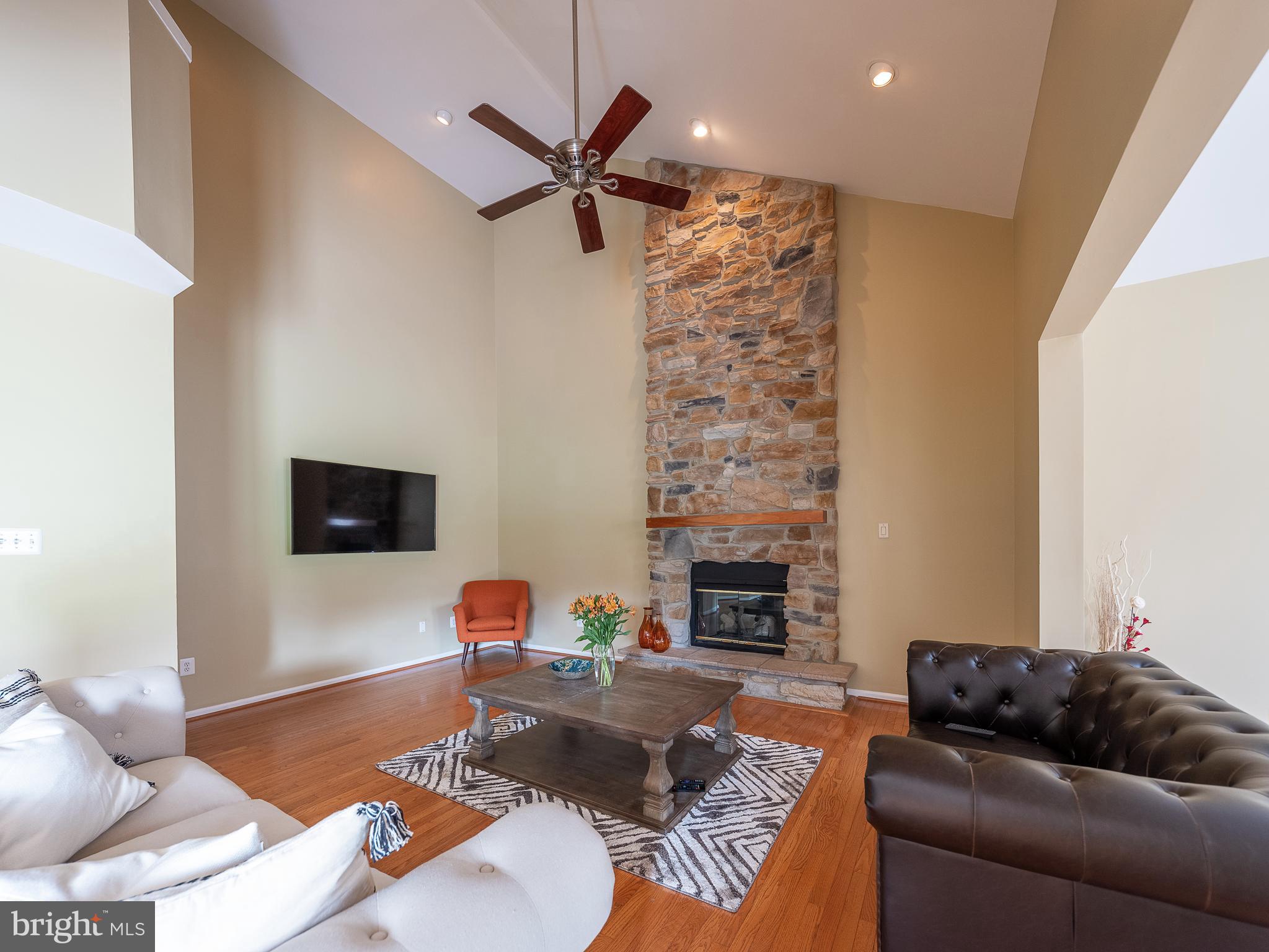 NORTH POINTE - Residential