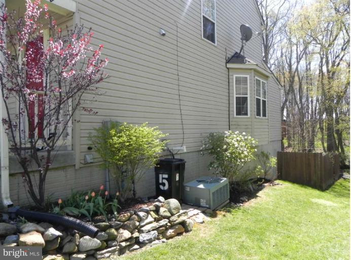 425 BUTTON WOODS ROAD