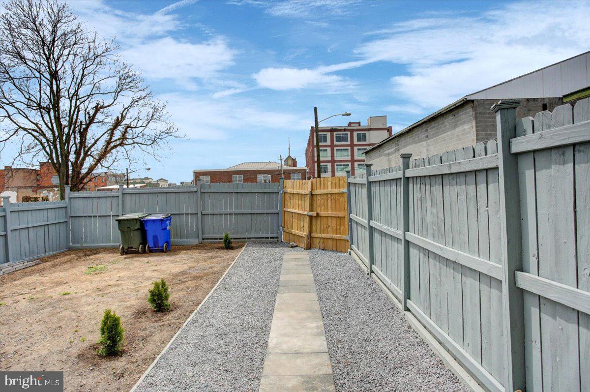 HAGERSTOWN - Residential