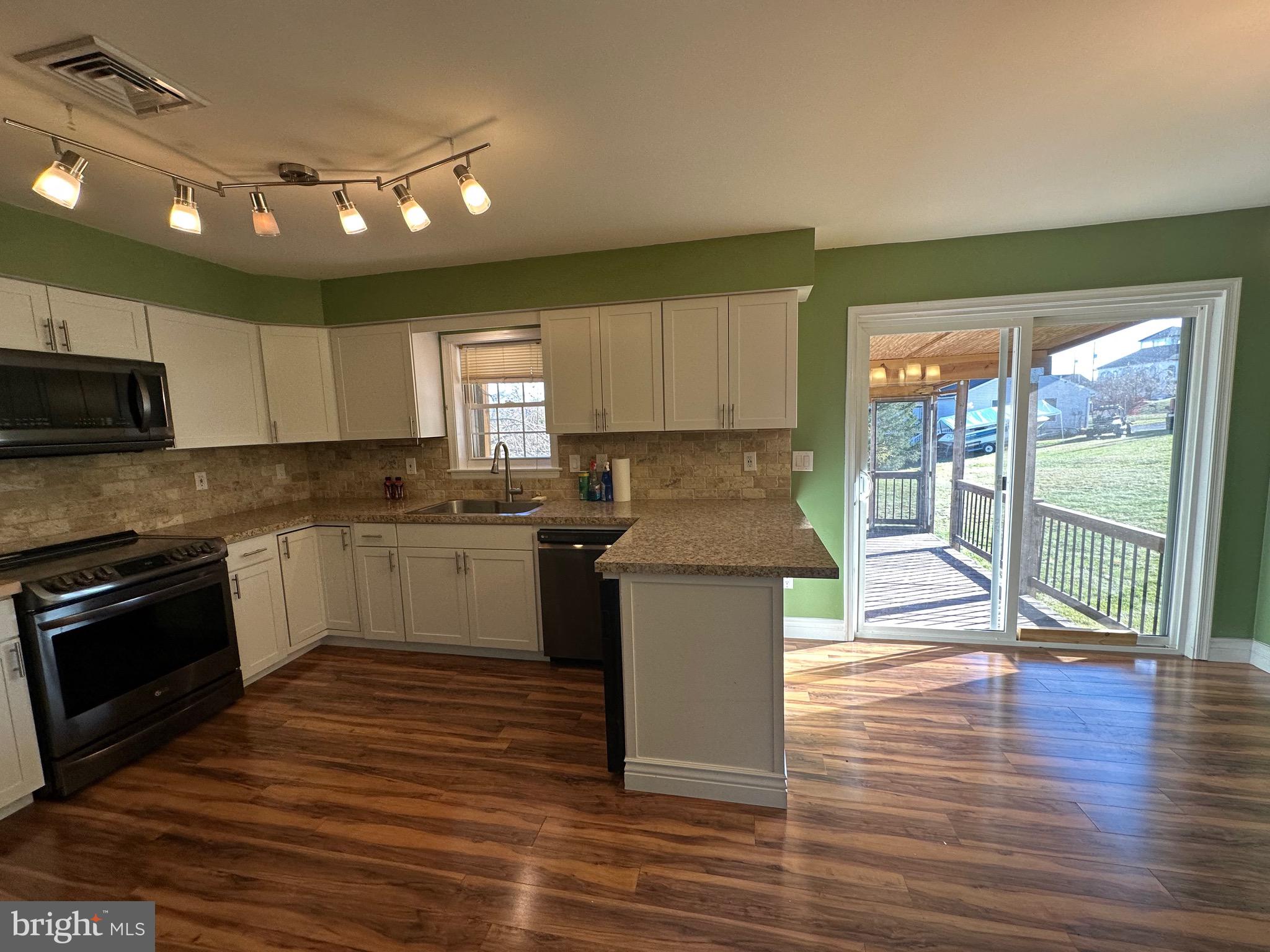 LAKE WYNONAH - Residential Lease