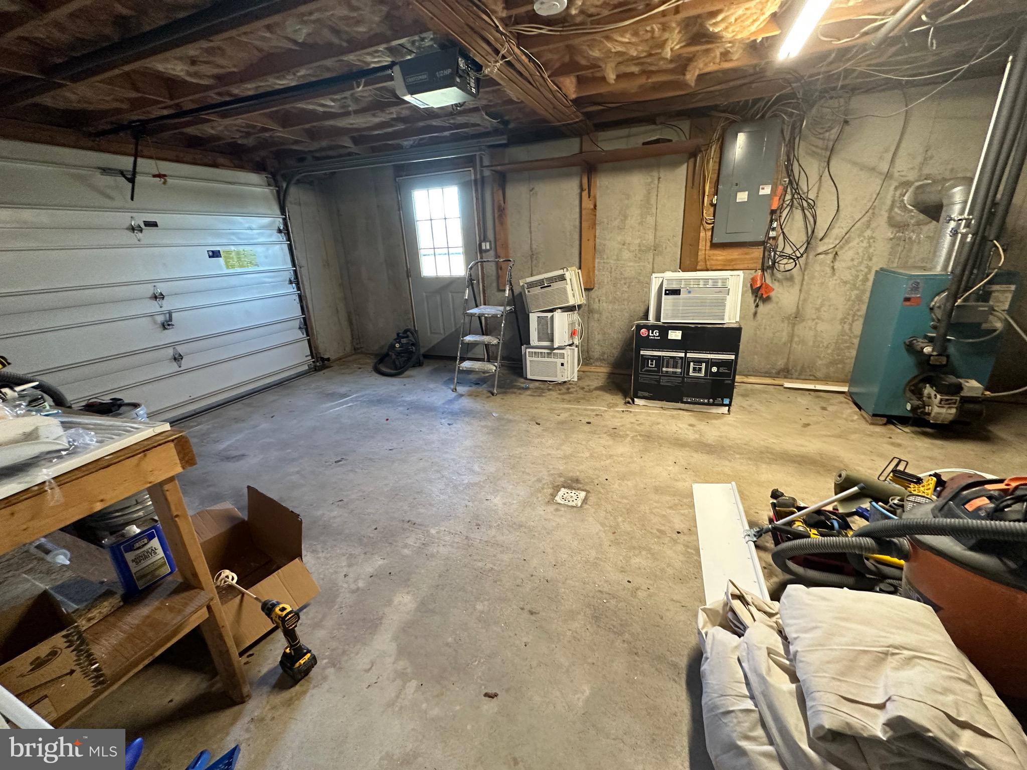 LAKE WYNONAH - Residential Lease